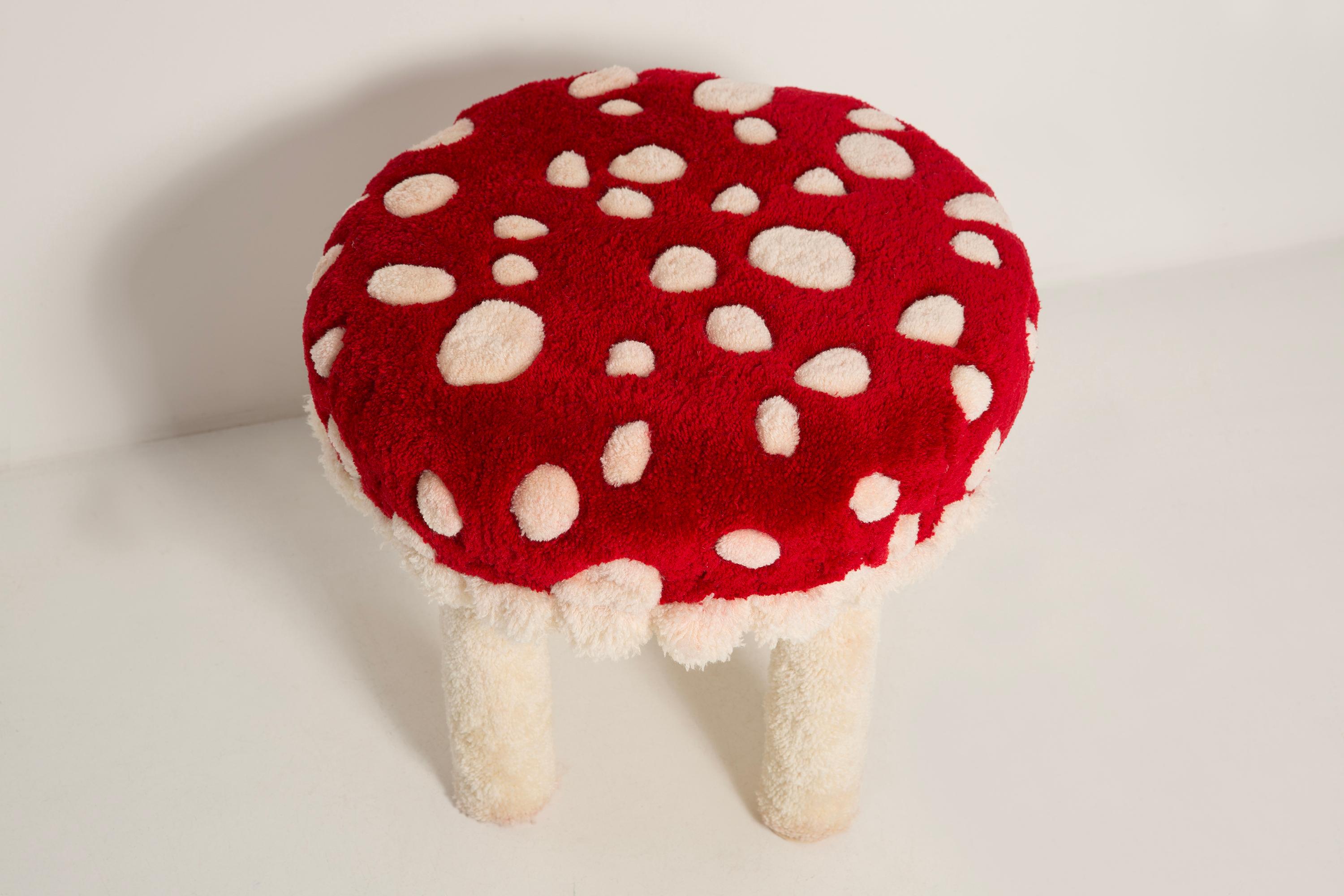 Set of Two Mid Century Hand Tufting Mushroom Wool Stools, Europe, 1960s For Sale 11