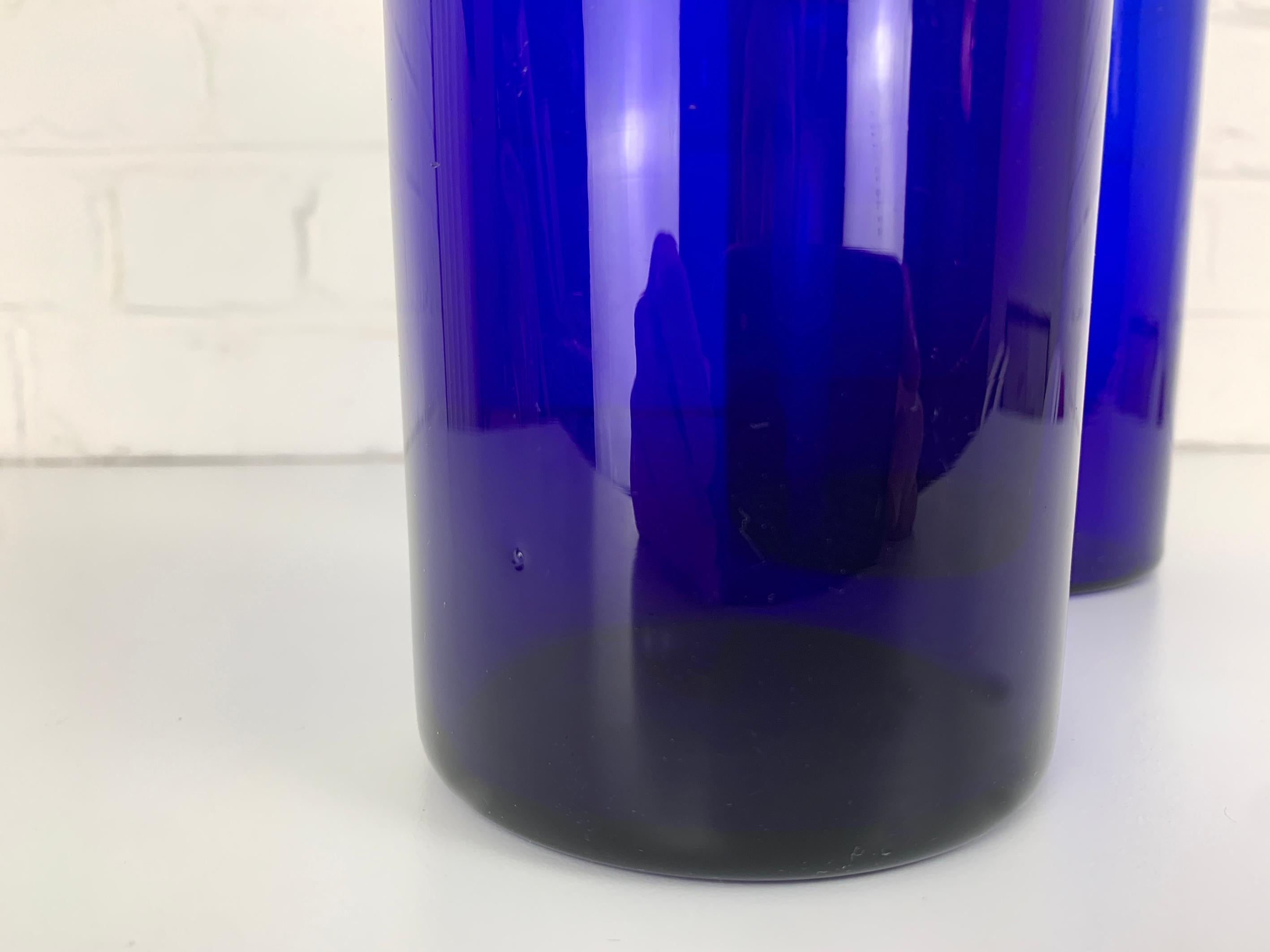 Set of two Mid-century Holmegaard Gulv Vases by Otto Brauer in Cobalt Blue Glass For Sale 4