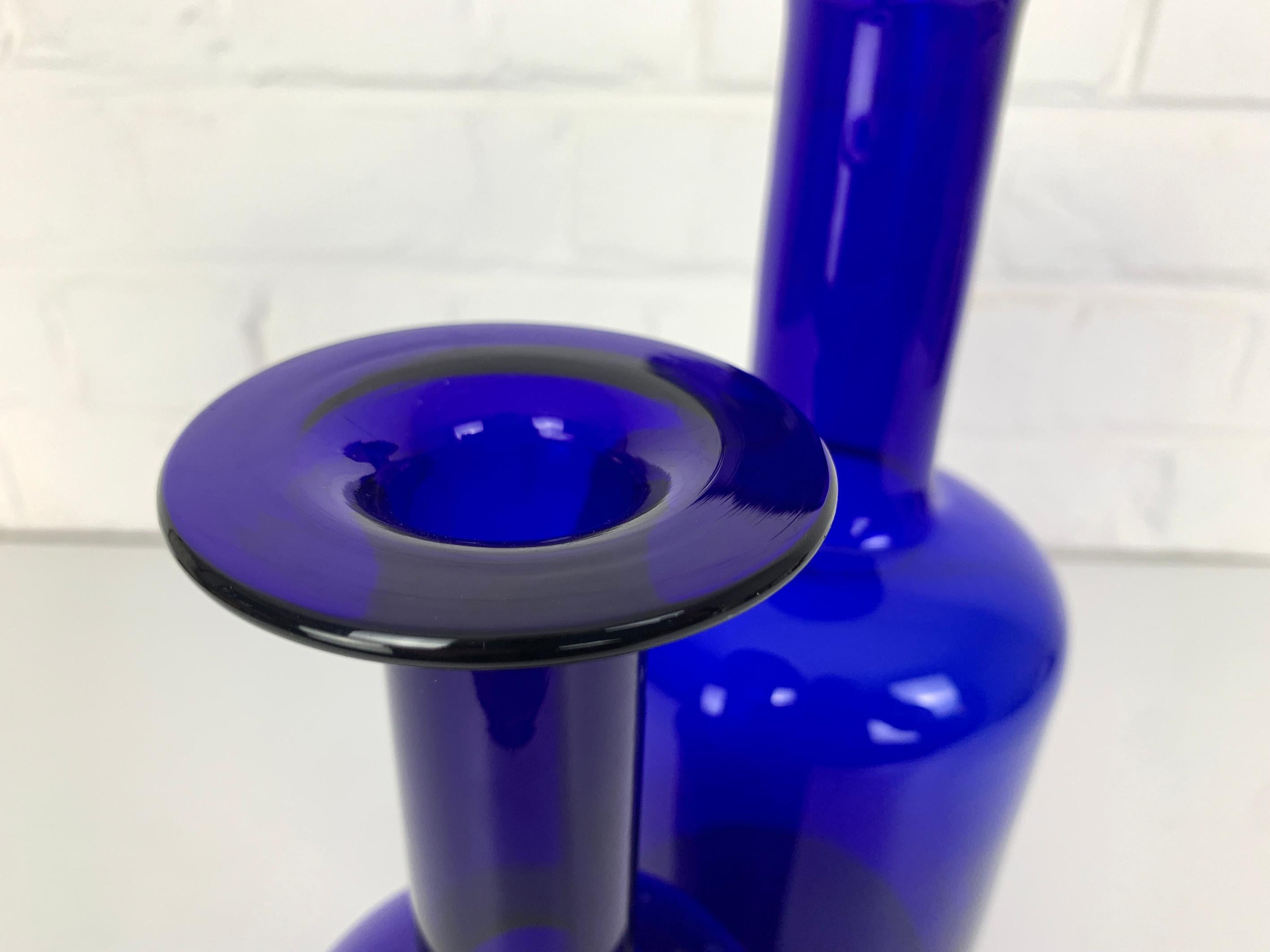 Set of two Mid-century Holmegaard Gulv Vases by Otto Brauer in Cobalt Blue Glass For Sale 2