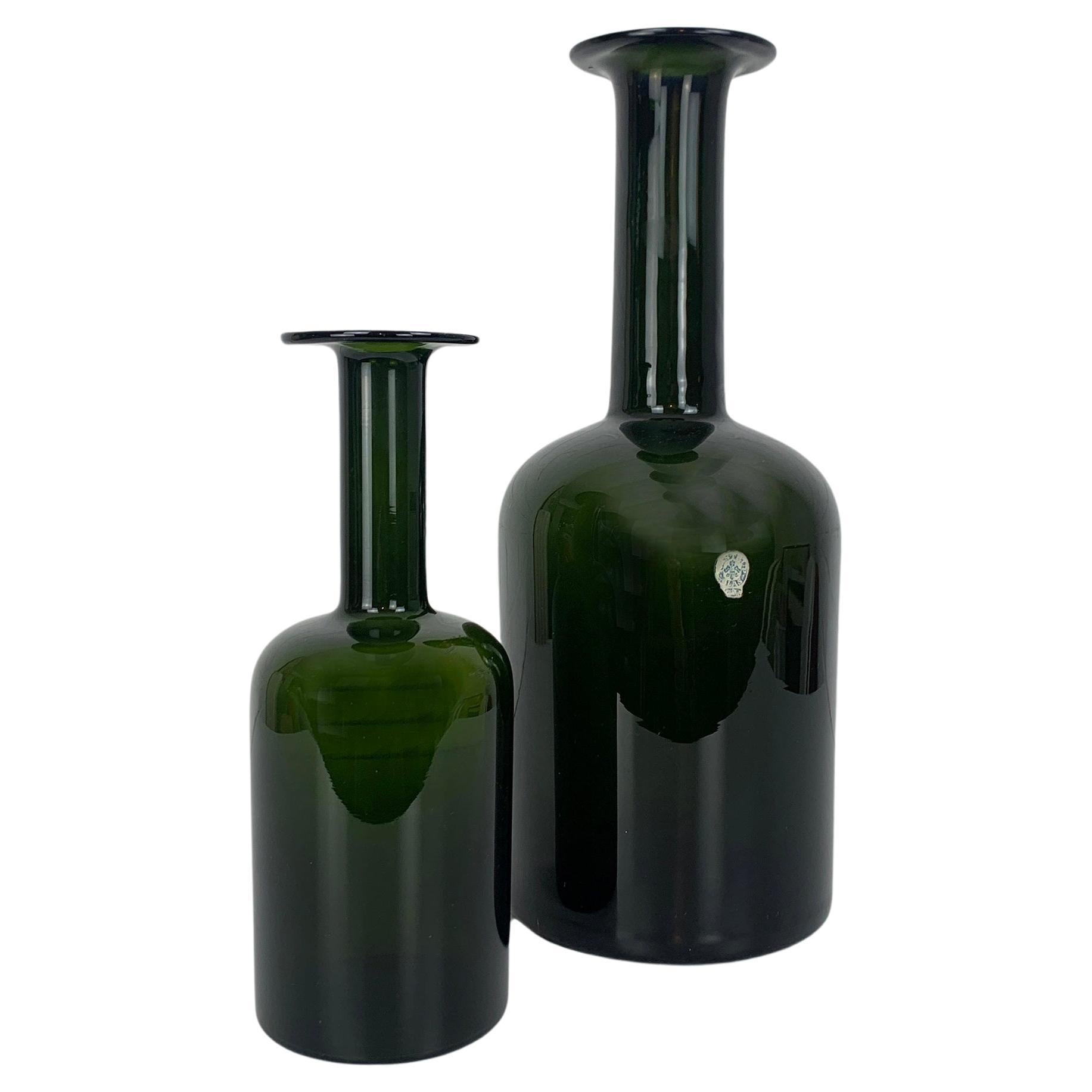 Set von zwei Holmegaard Gulv-Vasen aus der Mitte des Jahrhunderts von Otto Brauer aus olivgrünem Glas im Angebot