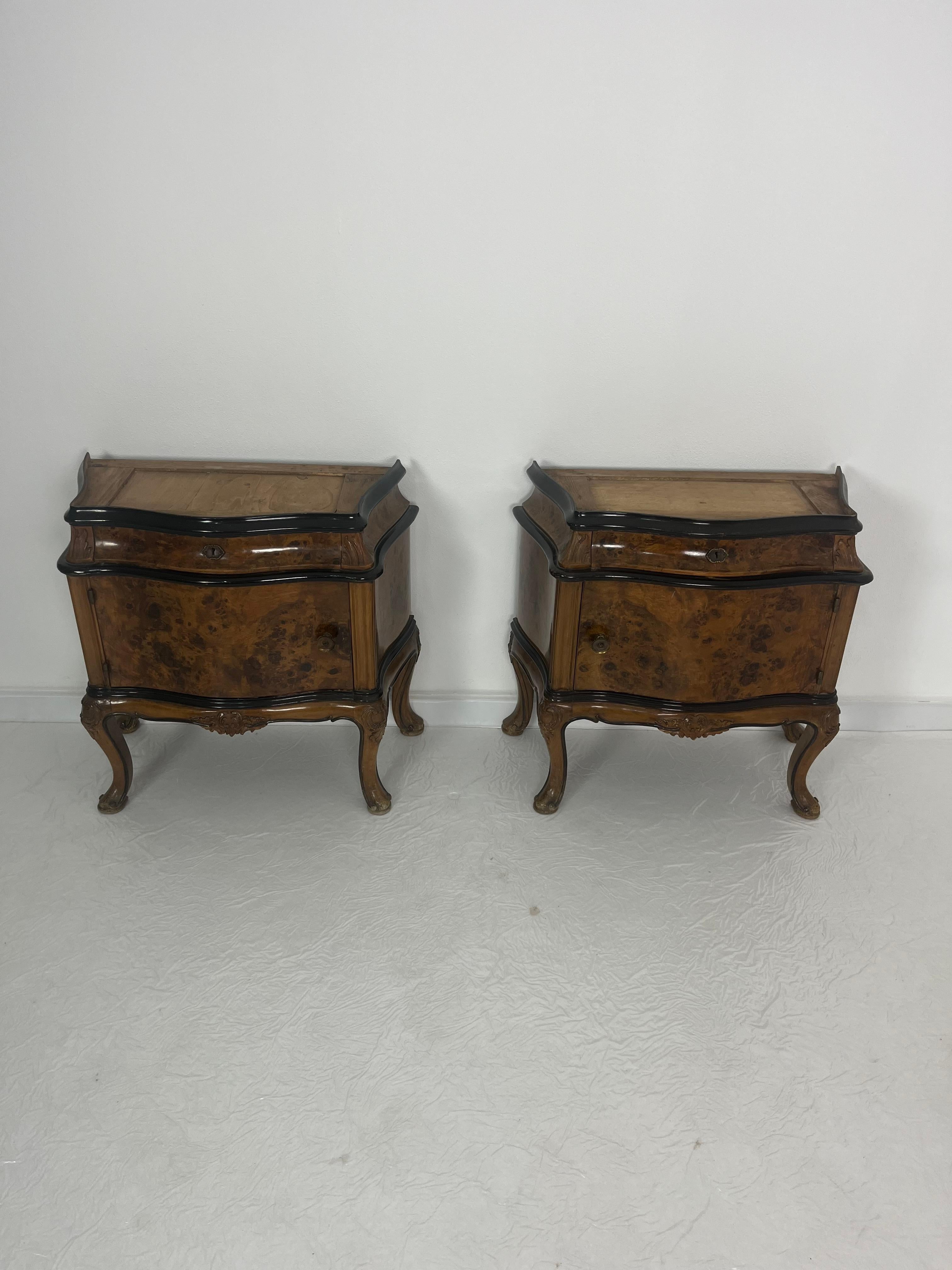 Set di due comodini italiani di met�à secolo con piani in marmo, anni '50 in vendita 4