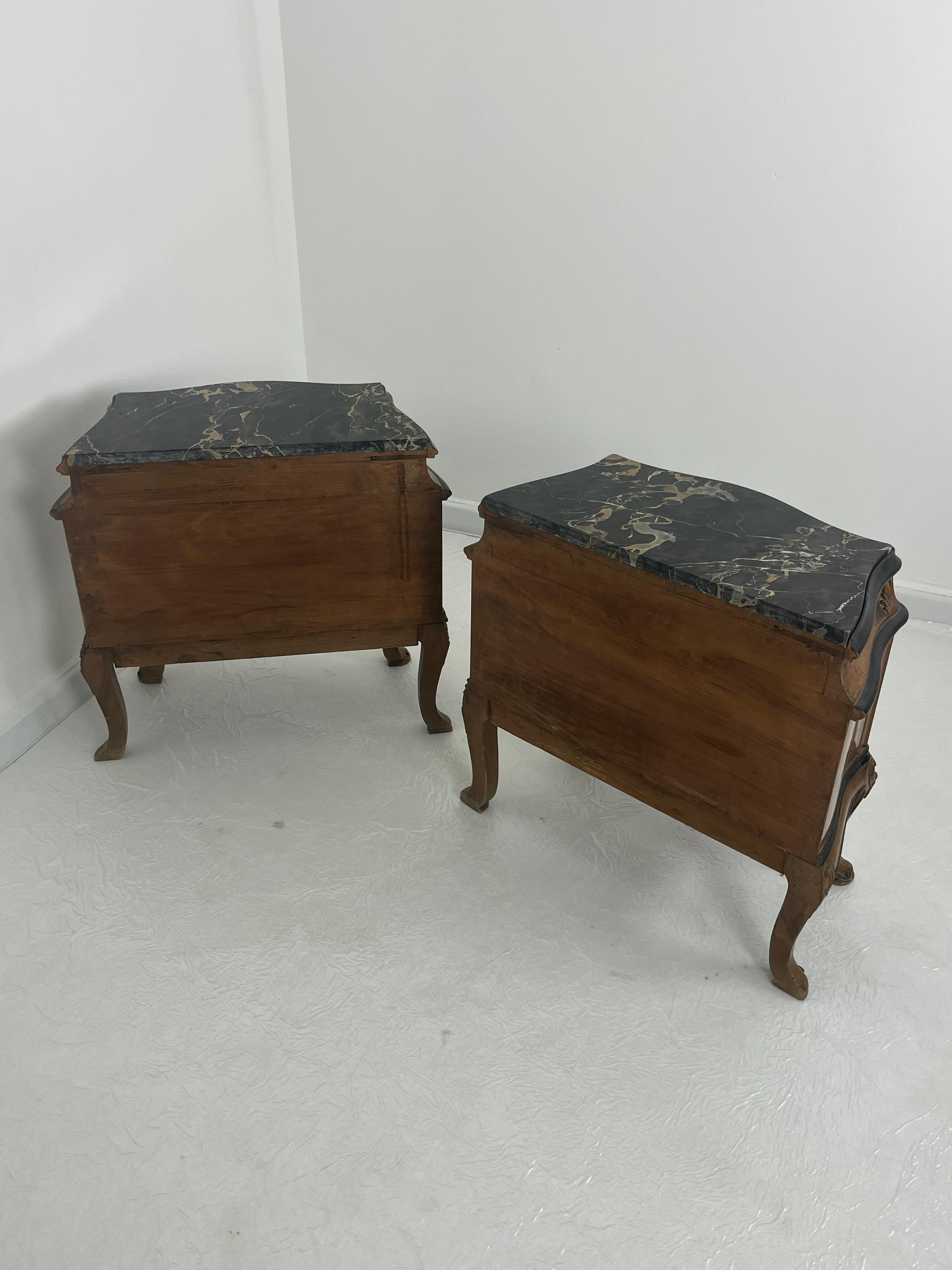 Set di due comodini italiani di metà secolo con piani in marmo, anni '50 in vendita 6