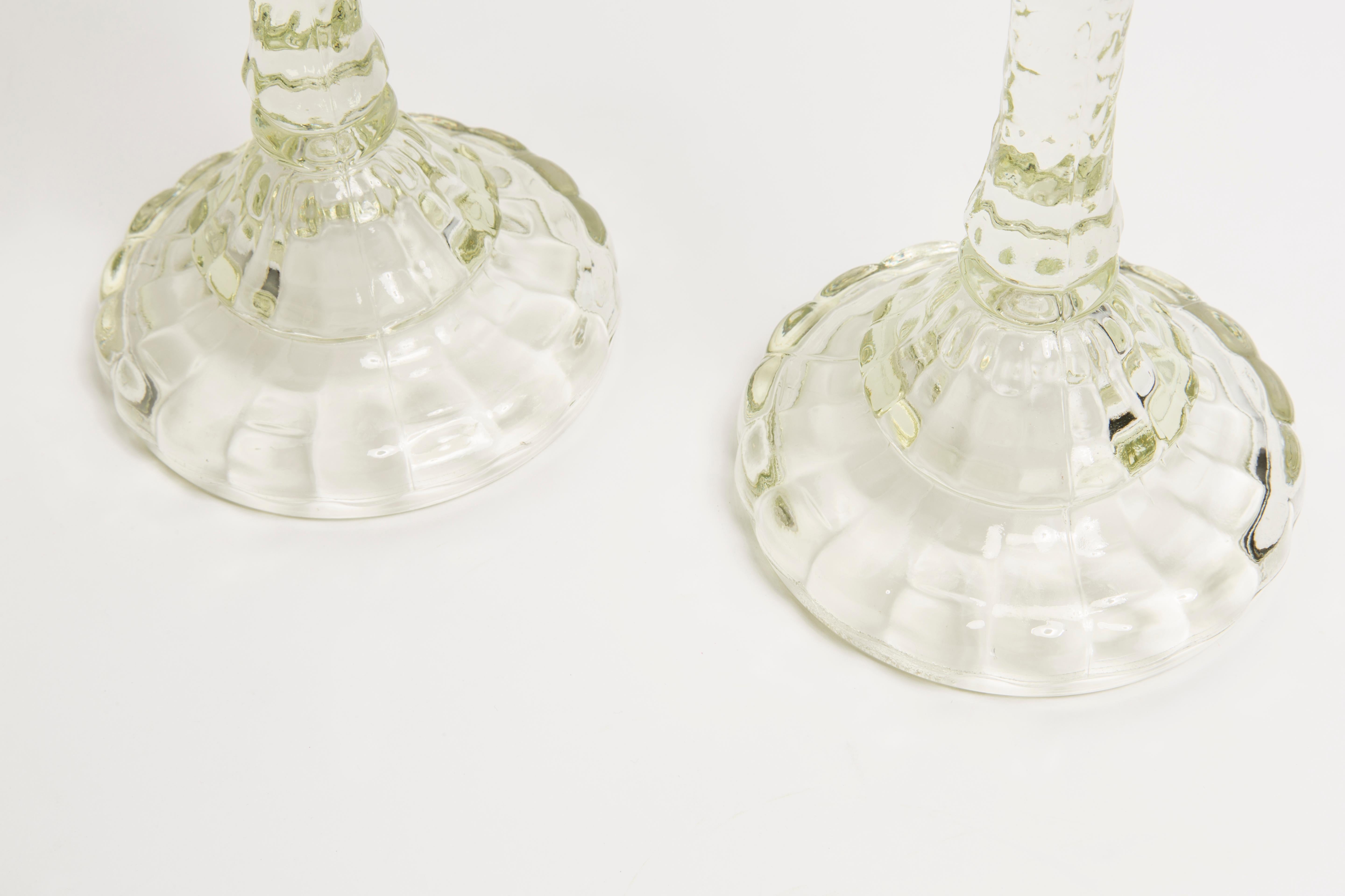 Set of Two Mid Century Light Green Glass Candlesticks, Europe, 1960s In Good Condition For Sale In 05-080 Hornowek, PL