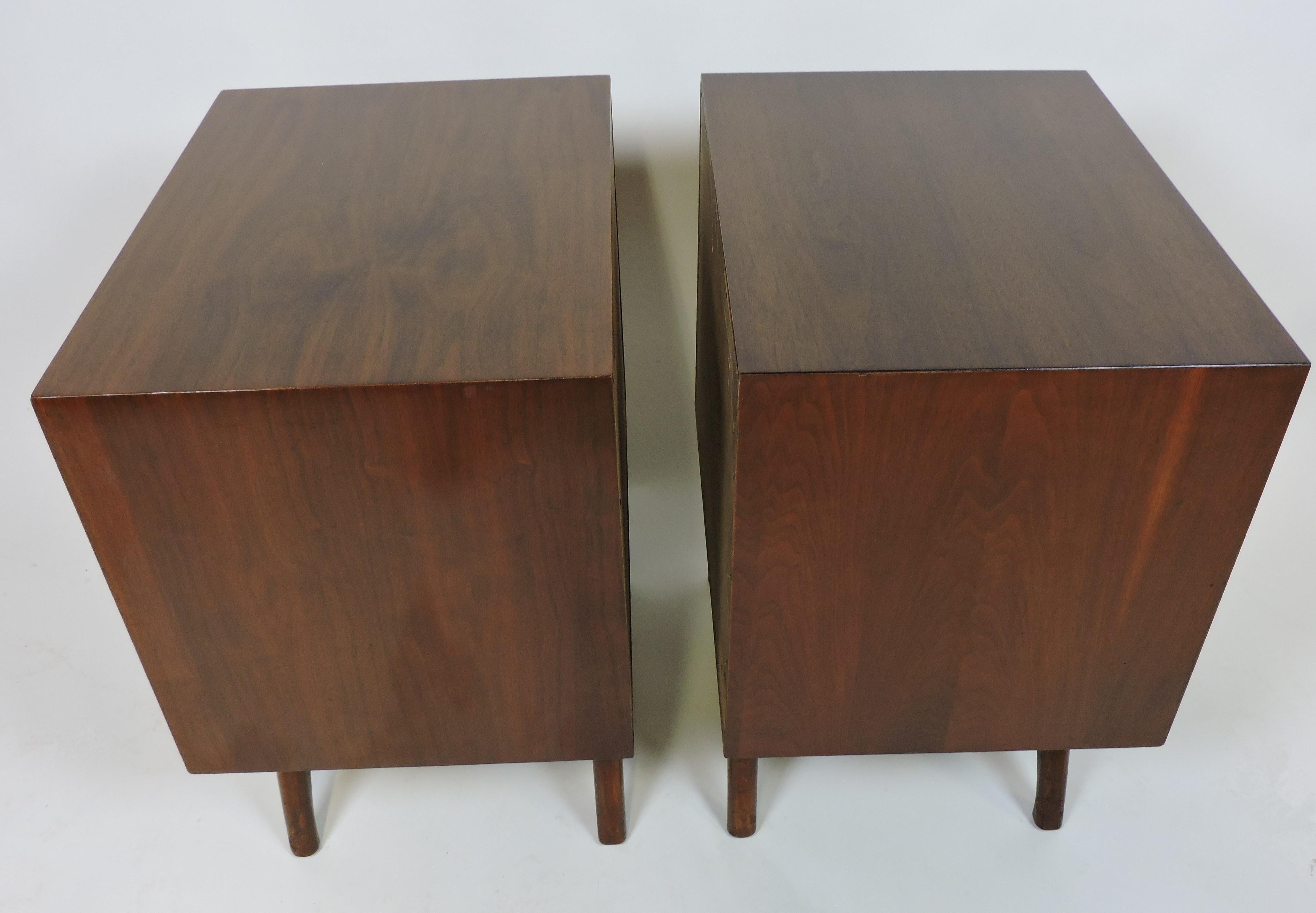 Set of Two Mid Century Modern Albert Parvin Diamond Front Nightstands End Tables 1