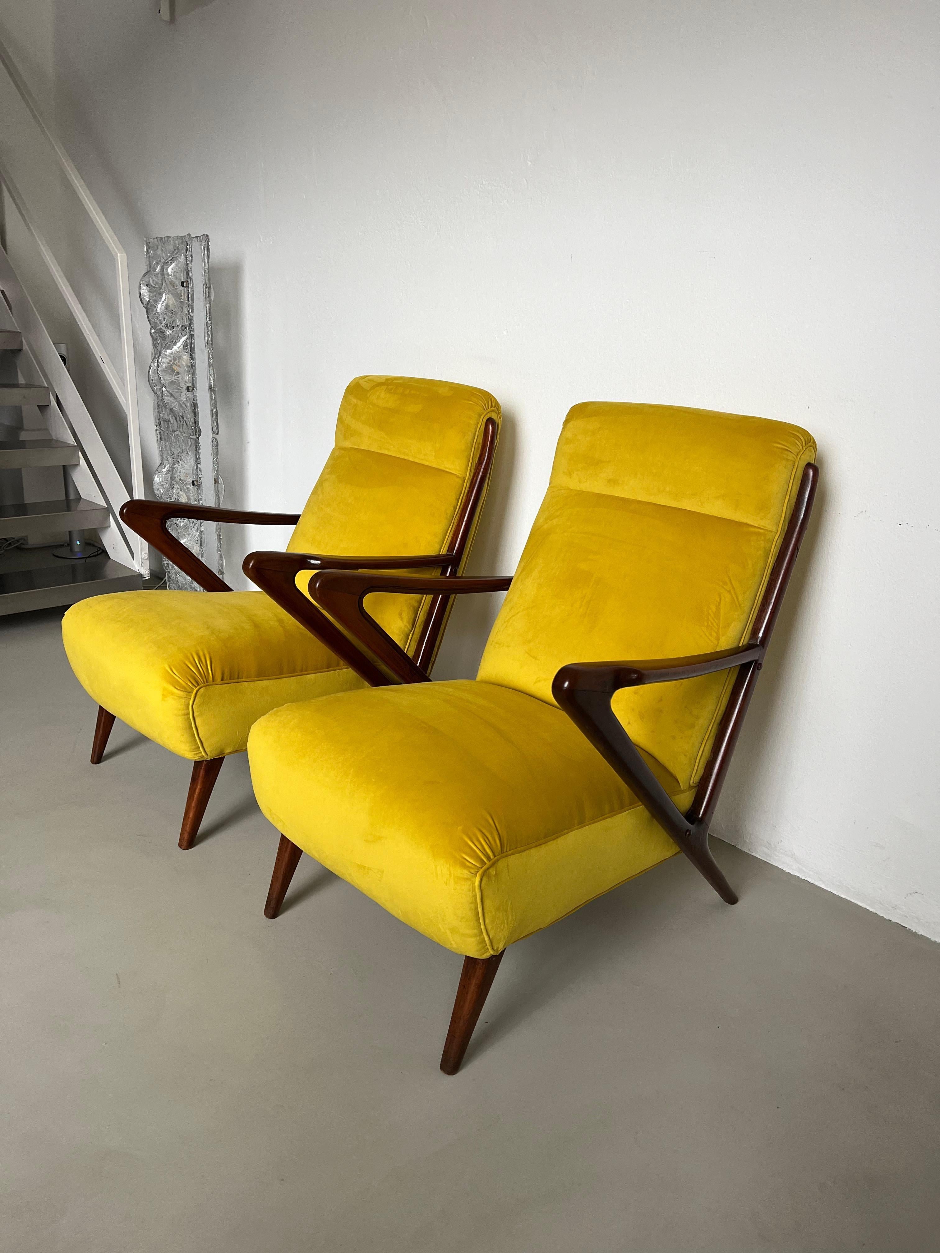 Pair of Vintage Armchairs in Bright Yellow Velvet , 1950's Mid Century Italian For Sale 12