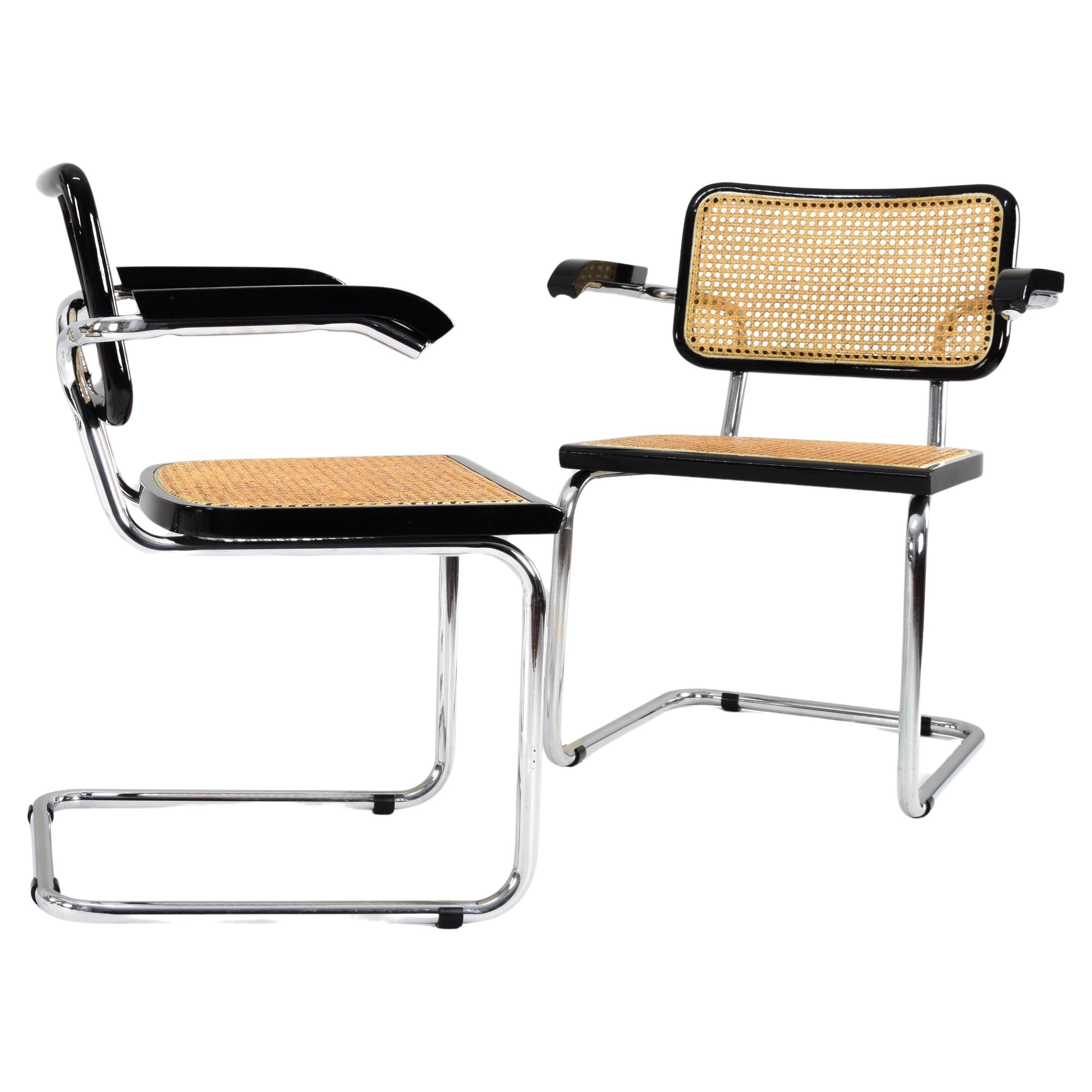 Satz von zwei Mid-Century Modern B64 Breuer Cesca-Stühlen und Amchairs, Italien 
