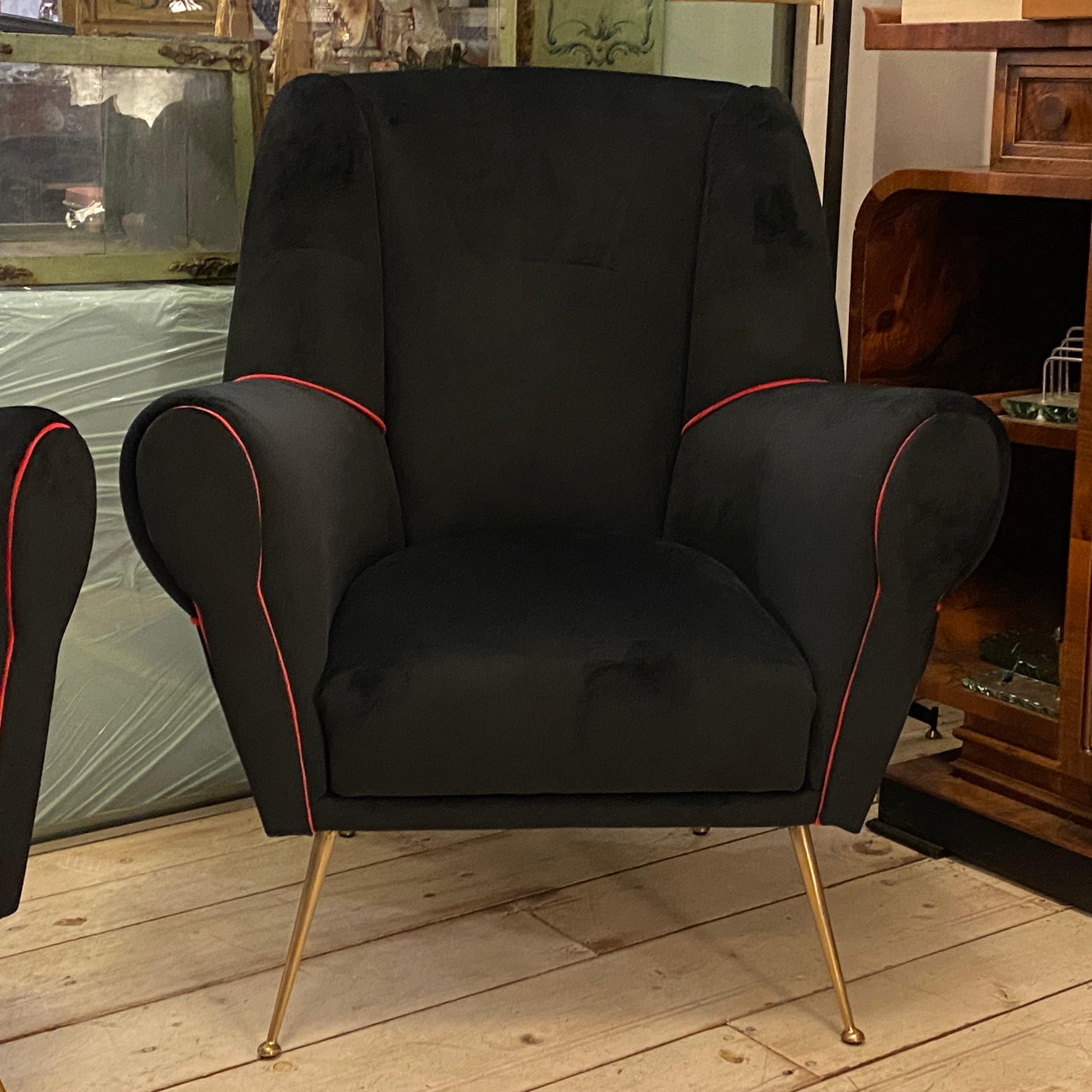 Set of Two Mid-Century Modern Black and Red Velvet Italian Armchairs, 1950s In Good Condition In Aci Castello, IT