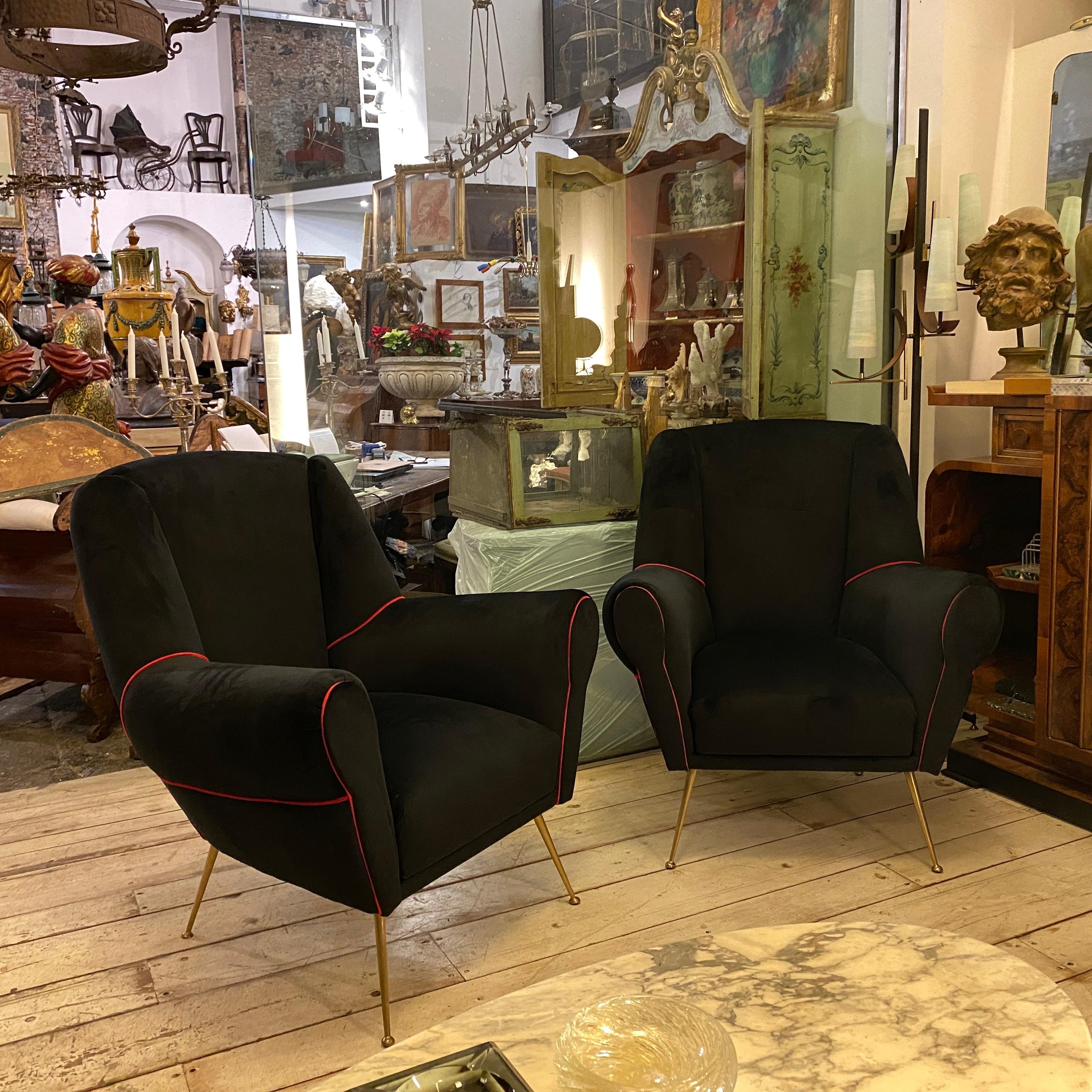 20th Century Set of Two Mid-Century Modern Black and Red Velvet Italian Armchairs, 1950s