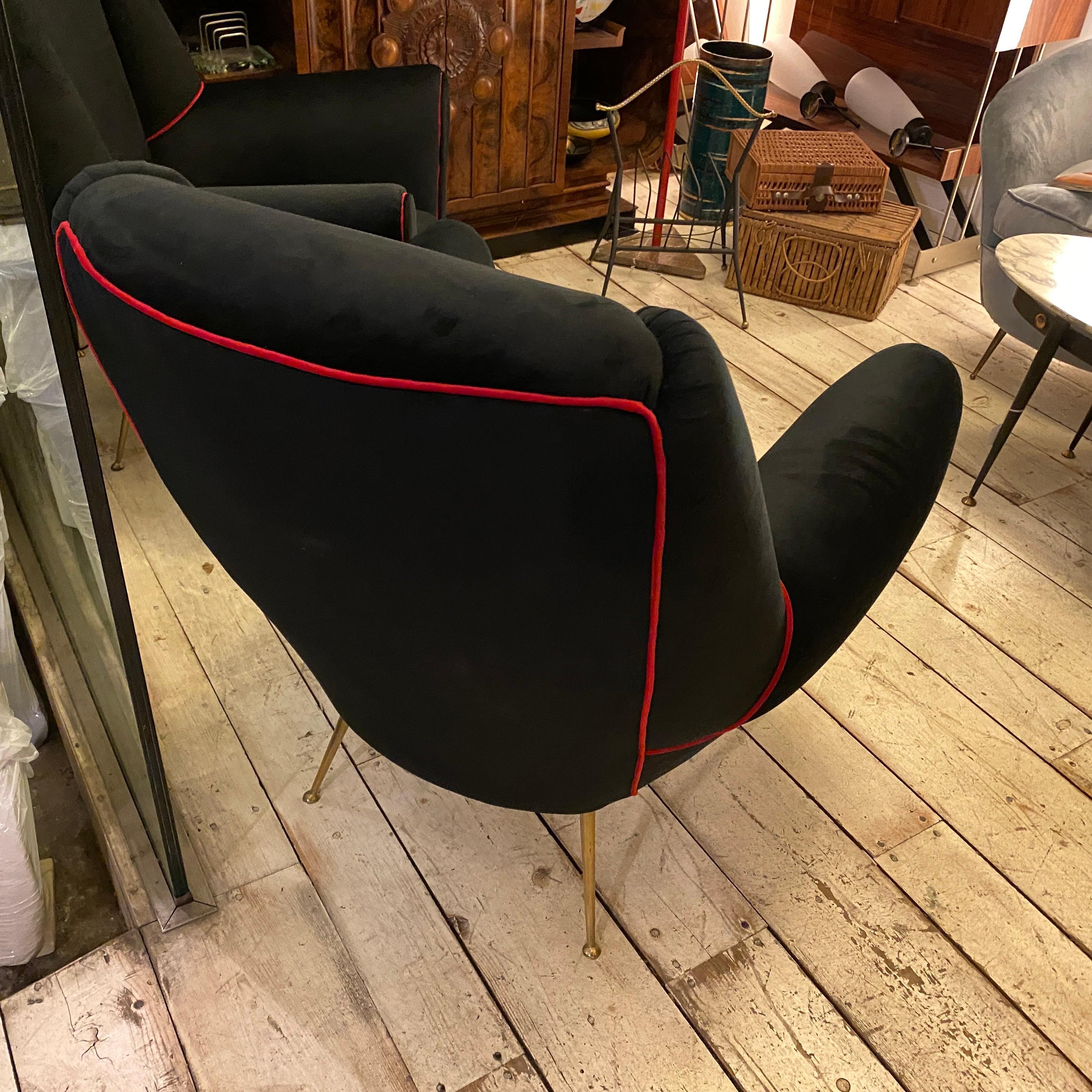 Set of Two Mid-Century Modern Black and Red Velvet Italian Armchairs, 1950s 2