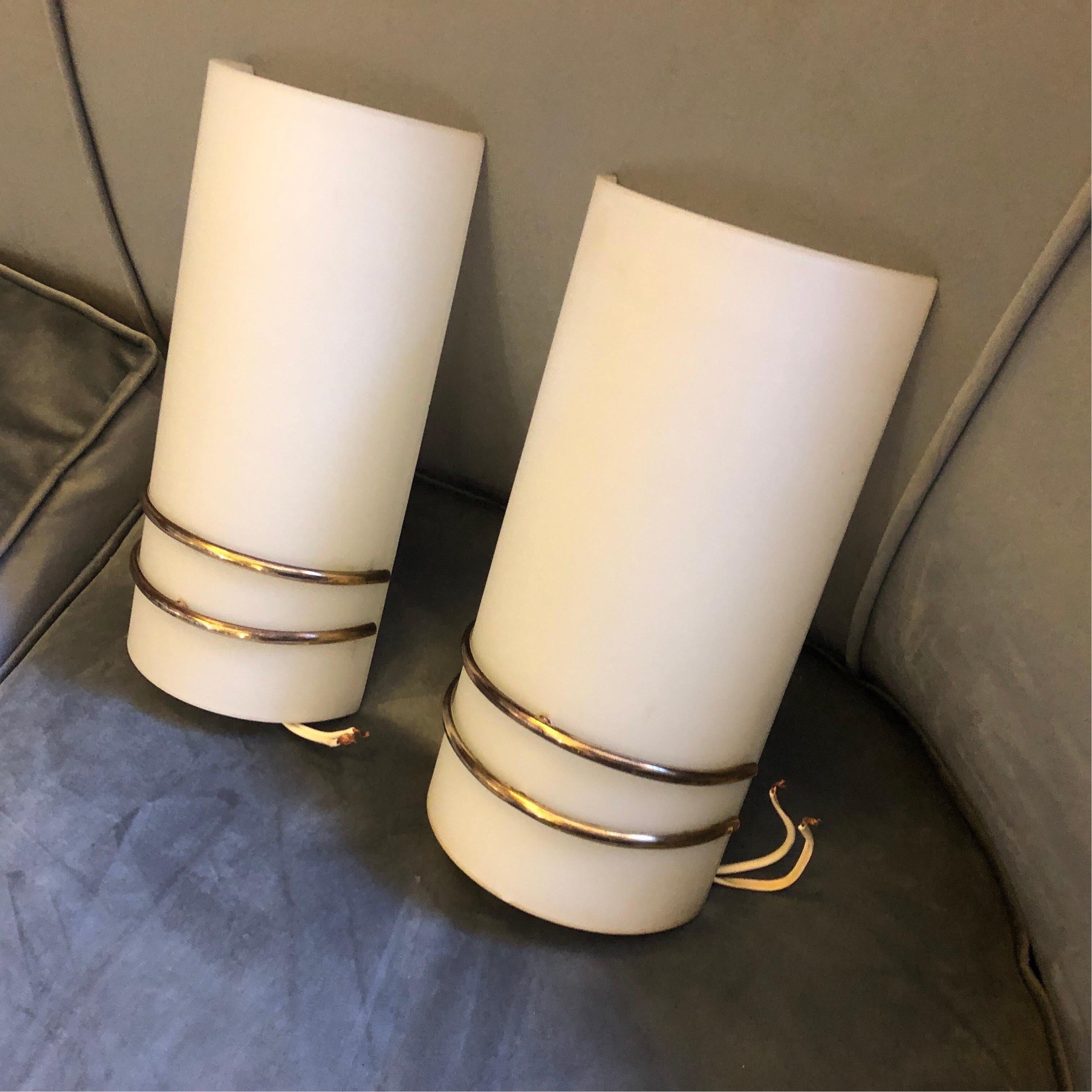 Set of Two Mid-Century Modern Brass and Glass Italian Wall Sconces, circa 1960 1
