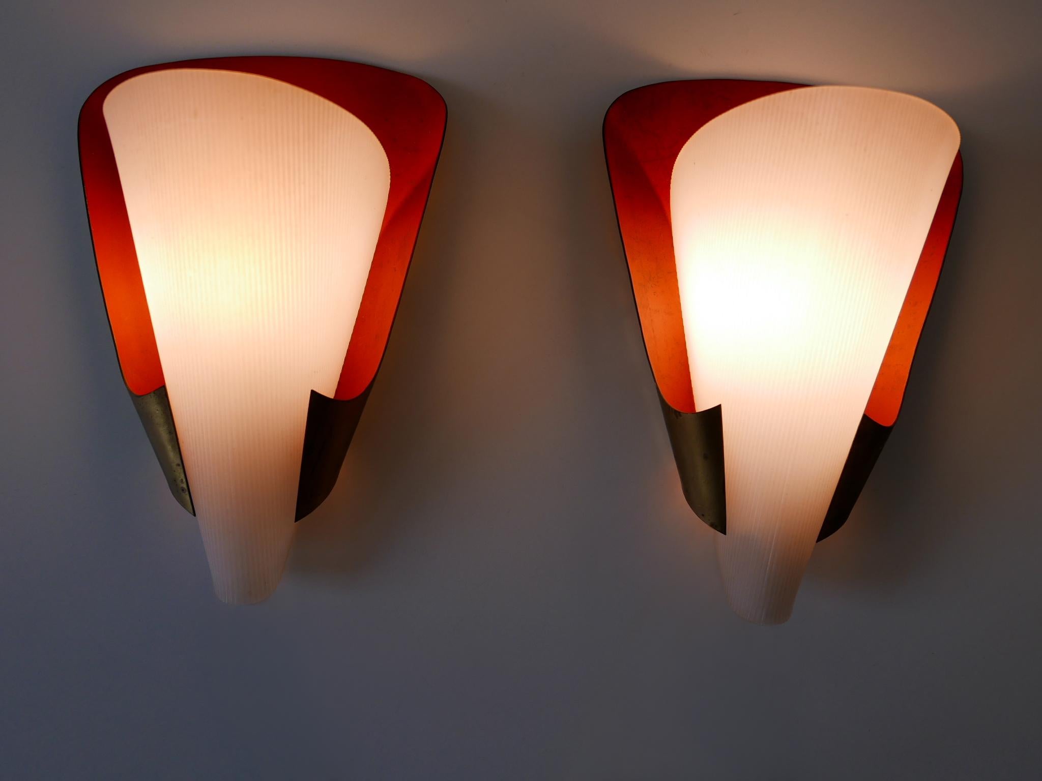 Set of Two Mid-Century Modern Brass & Lucite Sconces Germany 1960s For Sale 10