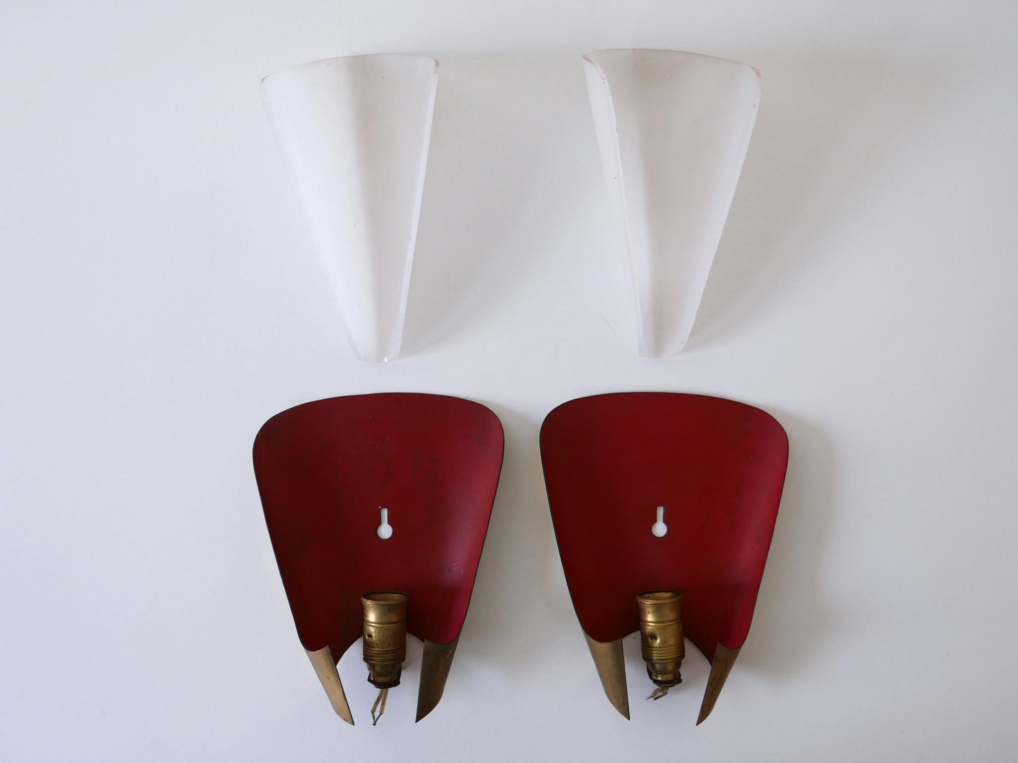 Set of Two Mid-Century Modern Brass & Lucite Sconces Germany 1960s For Sale 14