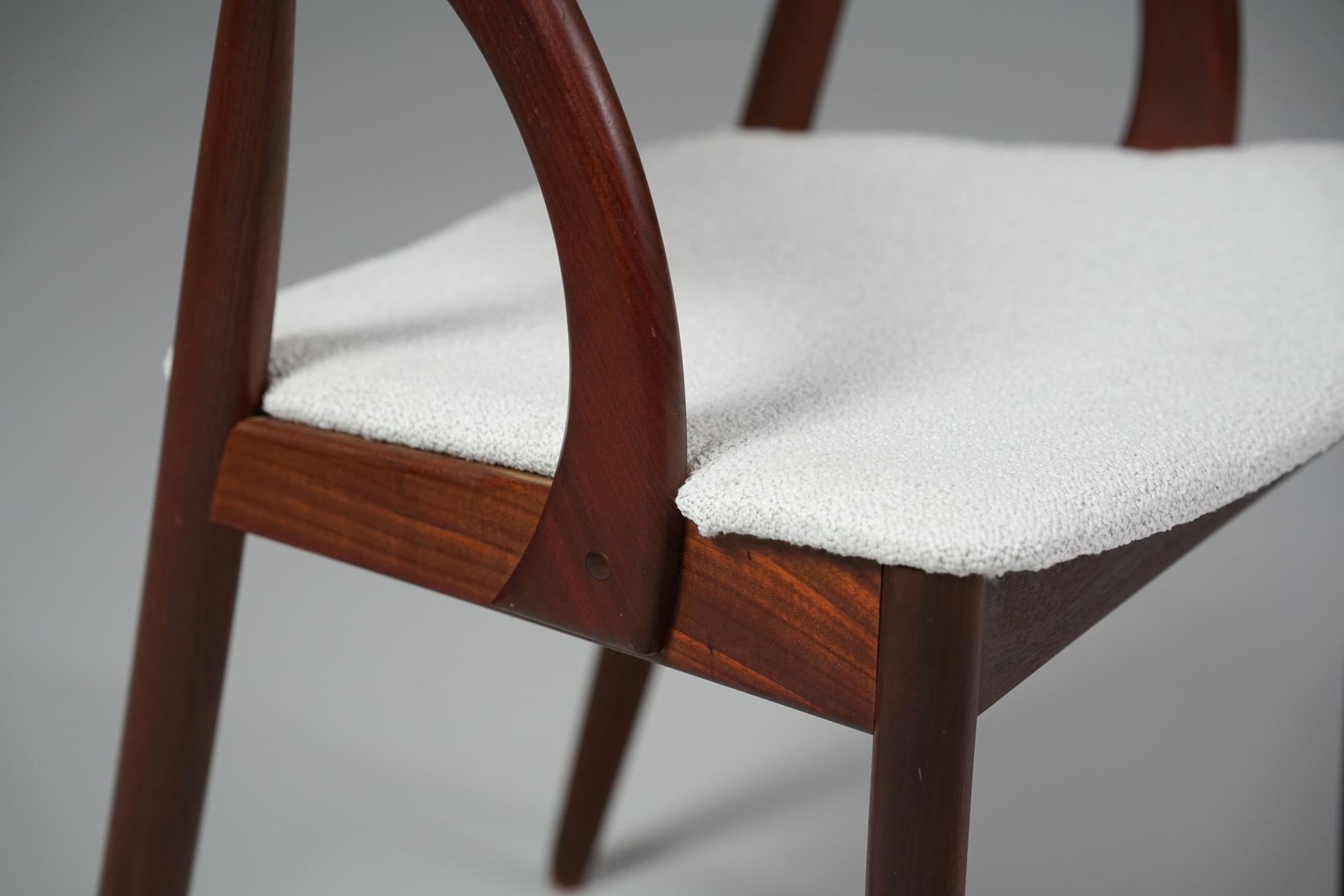 Set di due sedie moderne di metà secolo, Danimarca, anni '60 In condizioni buone in vendita a Helsinki, Uusimaa