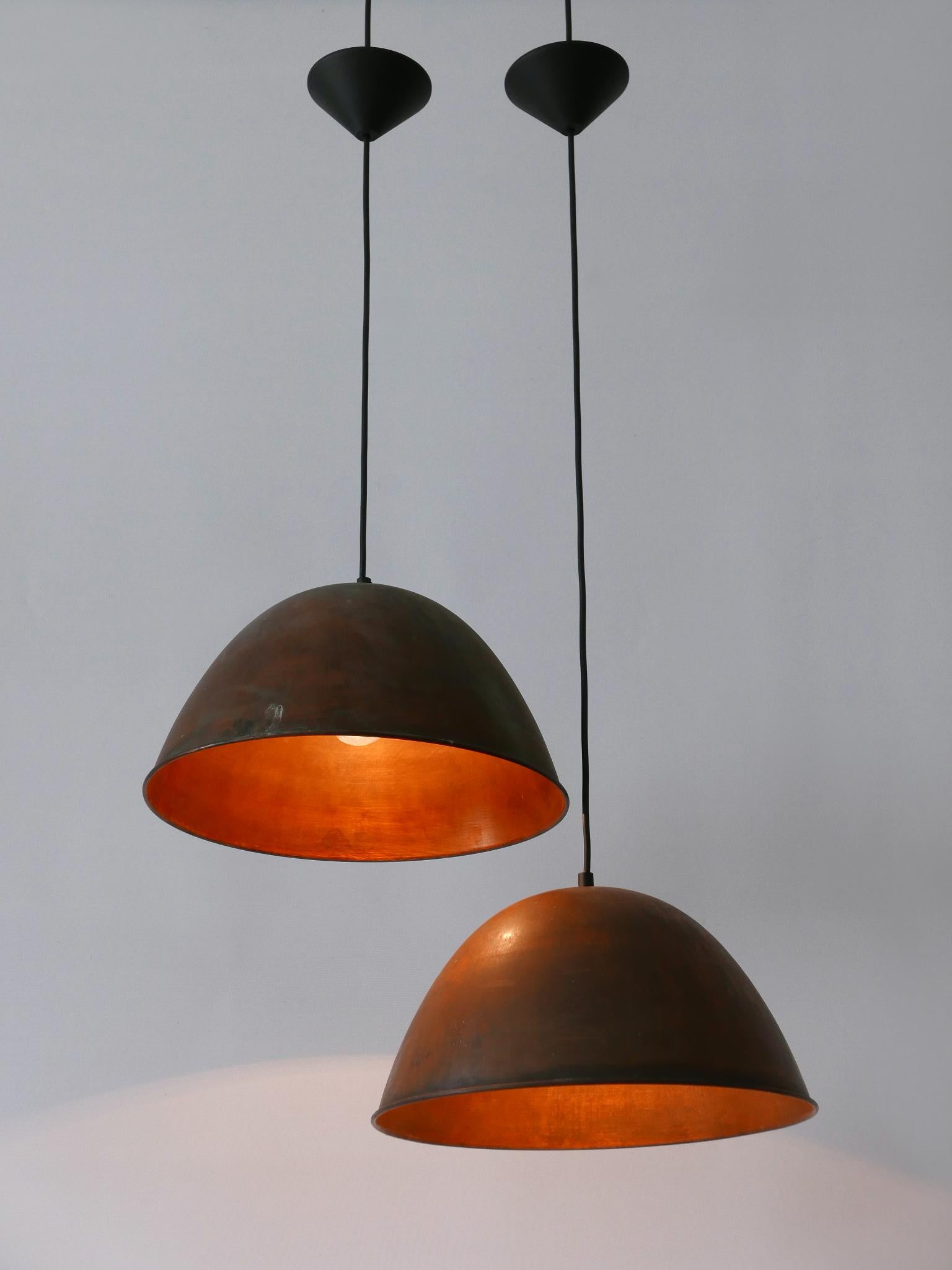 Set di due lampade a sospensione in rame della modernità di metà secolo 1950 in vendita 5