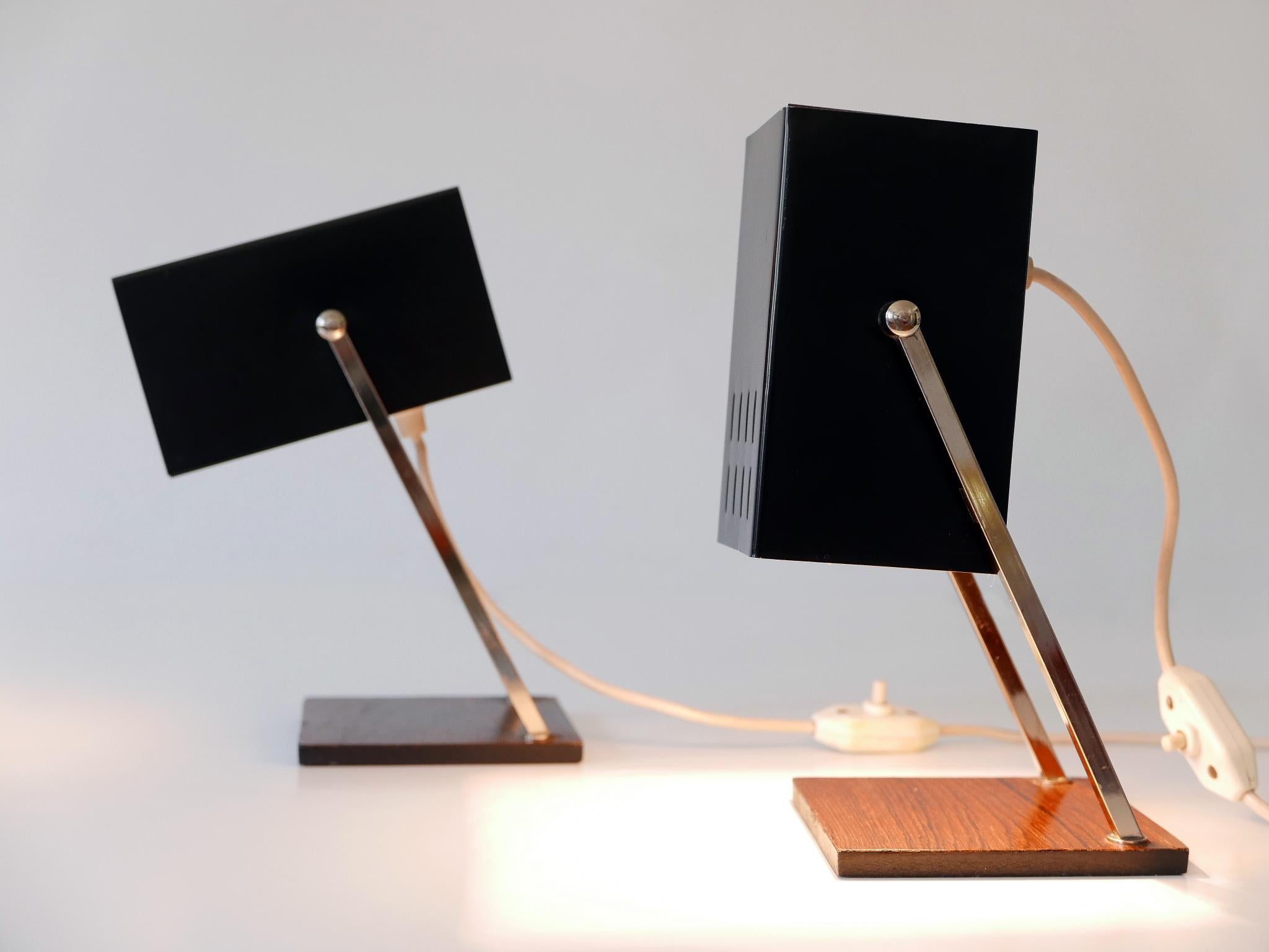 Milieu du XXe siècle Ensemble de deux lampes de bureau cubiques de style mi-siècle moderne par Kaiser Leuchten, Allemagne, années 1960 en vente