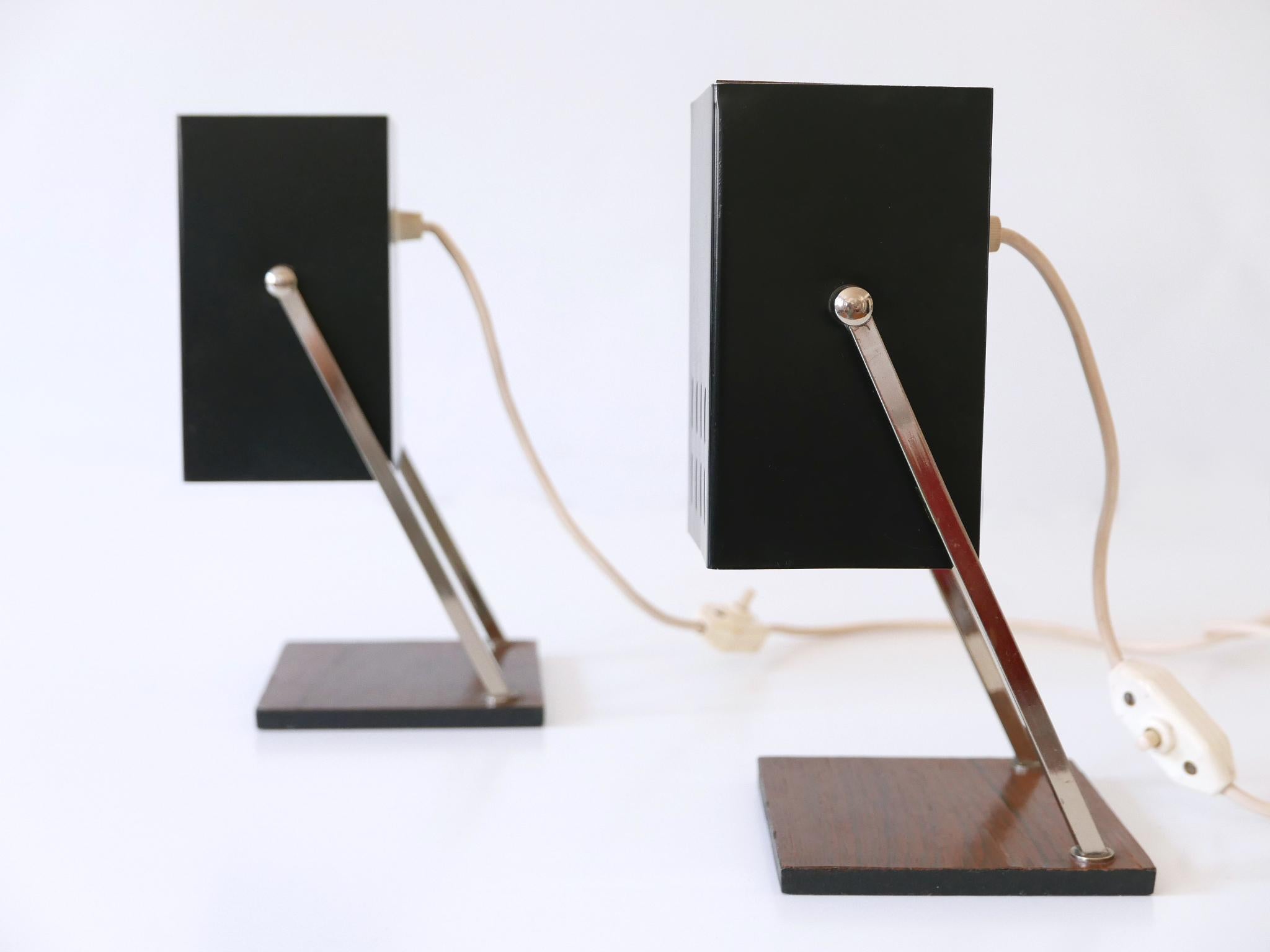 Métal Ensemble de deux lampes de bureau cubiques de style mi-siècle moderne par Kaiser Leuchten, Allemagne, années 1960 en vente