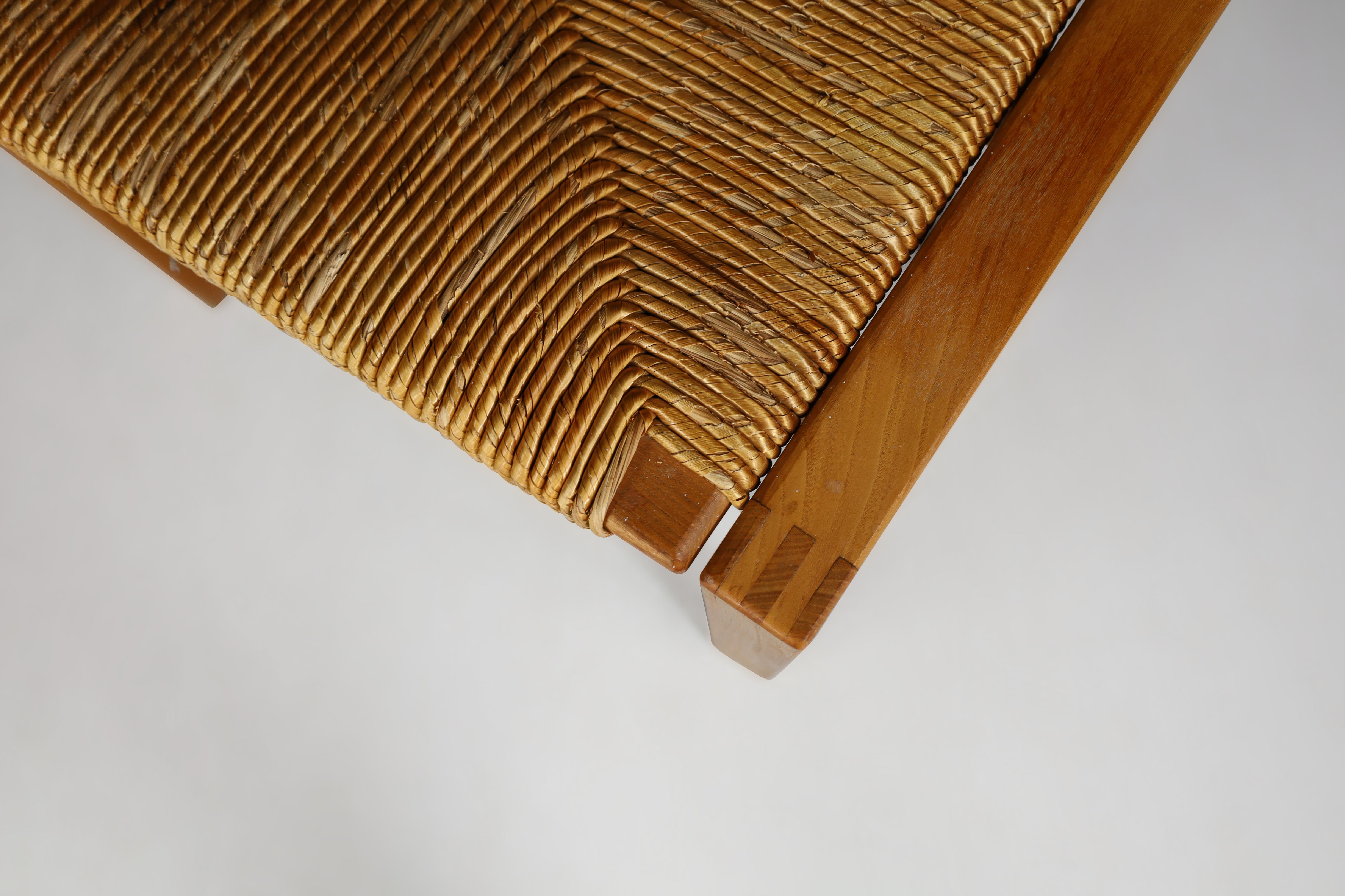 Ensemble de deux tabourets en orme et jonc de style moderne du milieu du siècle dernier, Maison Regain, France, 1960 Bon état - En vente à Almelo, NL