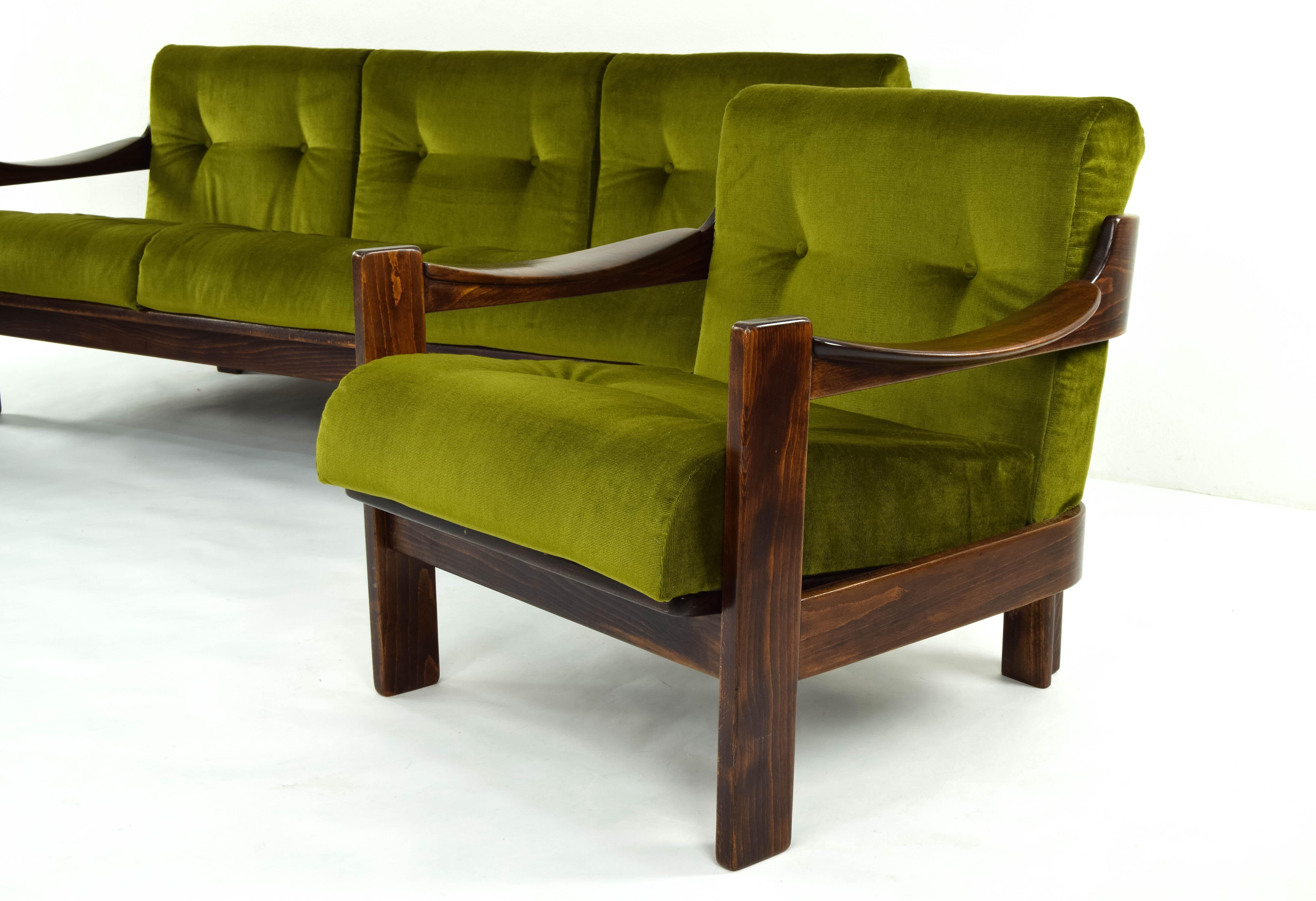 Set of Two Mid-Century Modern Green Velvet Armchairs AG Barcelona, Spain, 1970 11