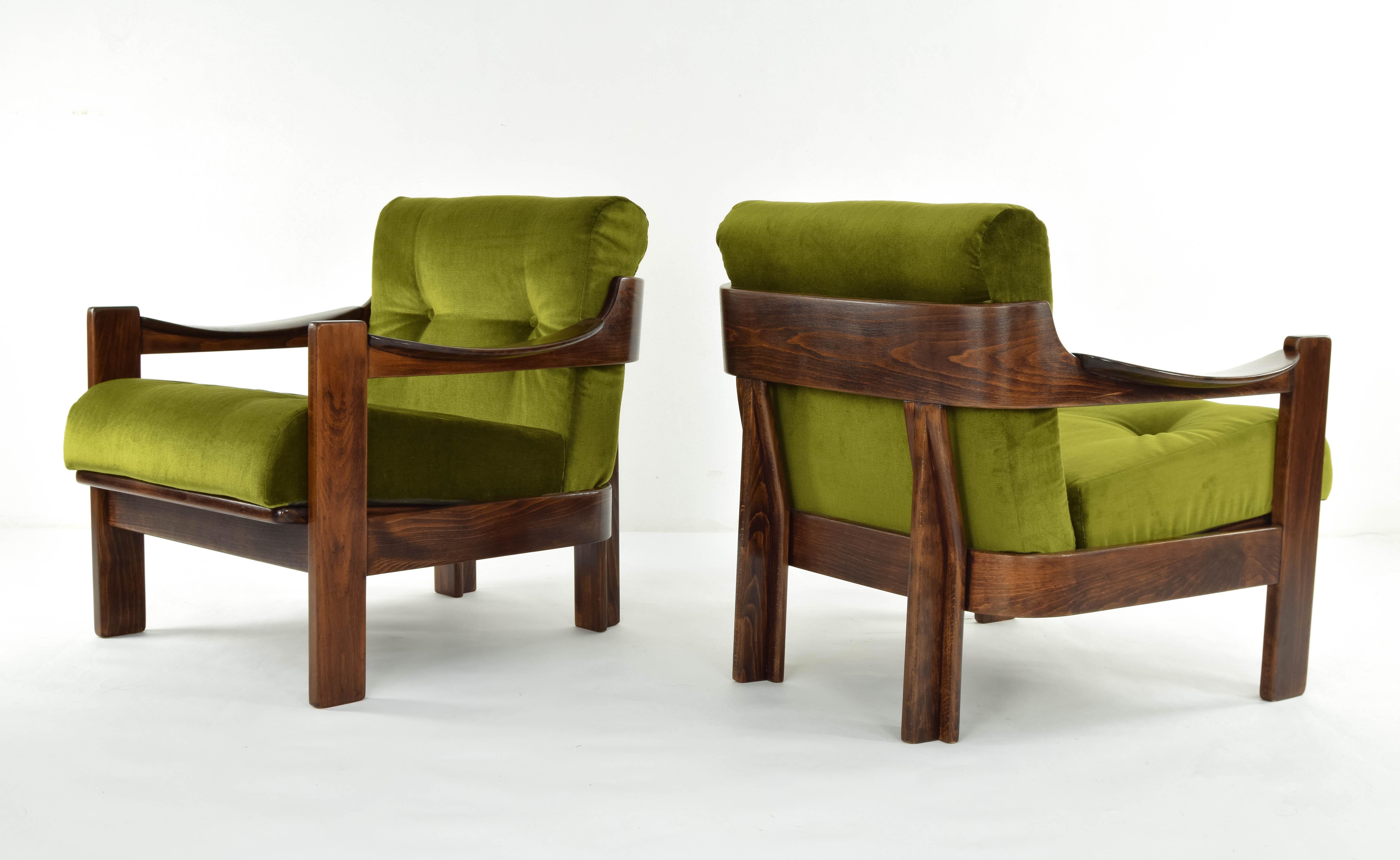 Spanish Set of Two Mid-Century Modern Green Velvet Armchairs AG Barcelona, Spain, 1970