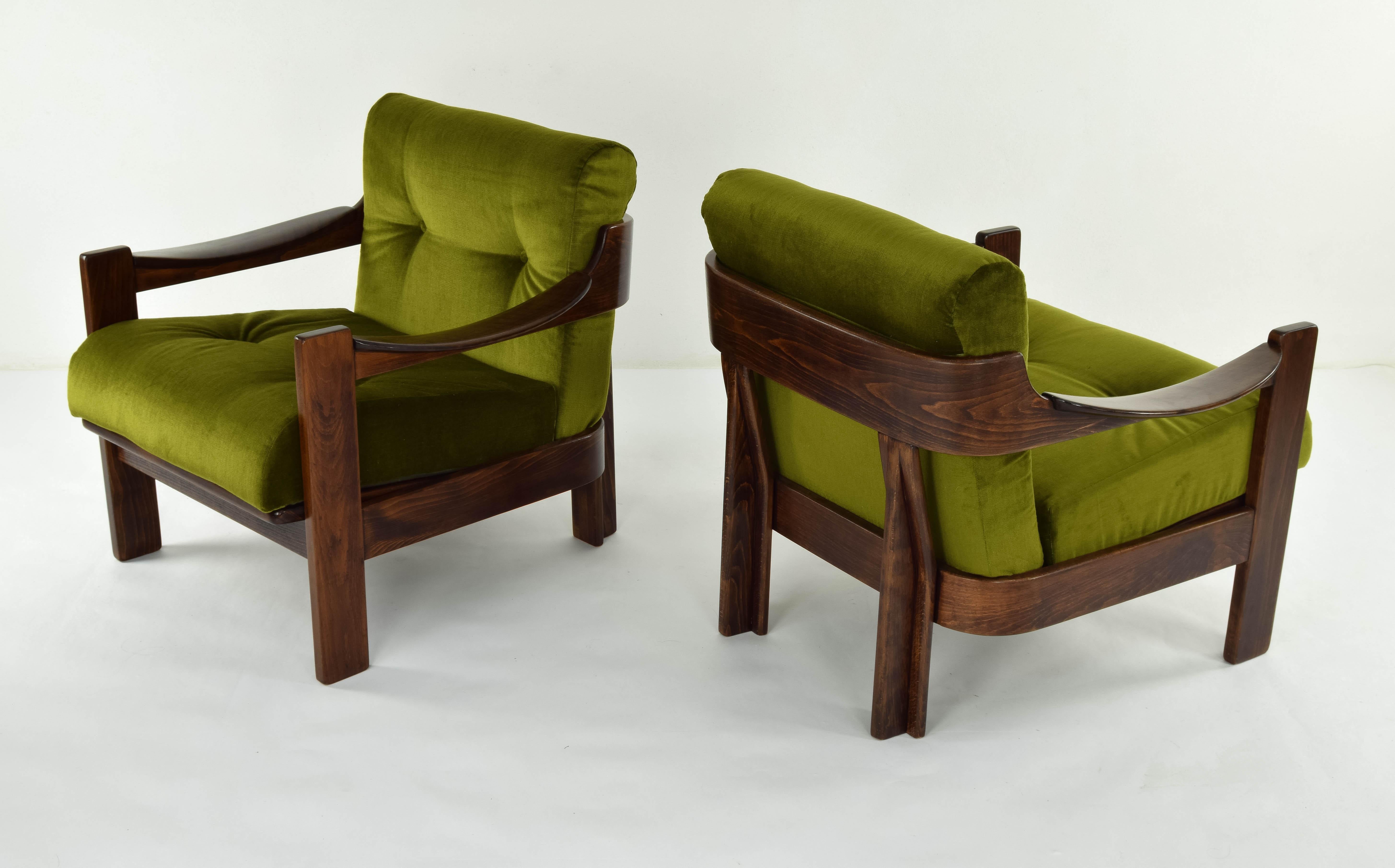 Set of Two Mid-Century Modern Green Velvet Armchairs AG Barcelona, Spain, 1970 In Good Condition In Escalona, Toledo