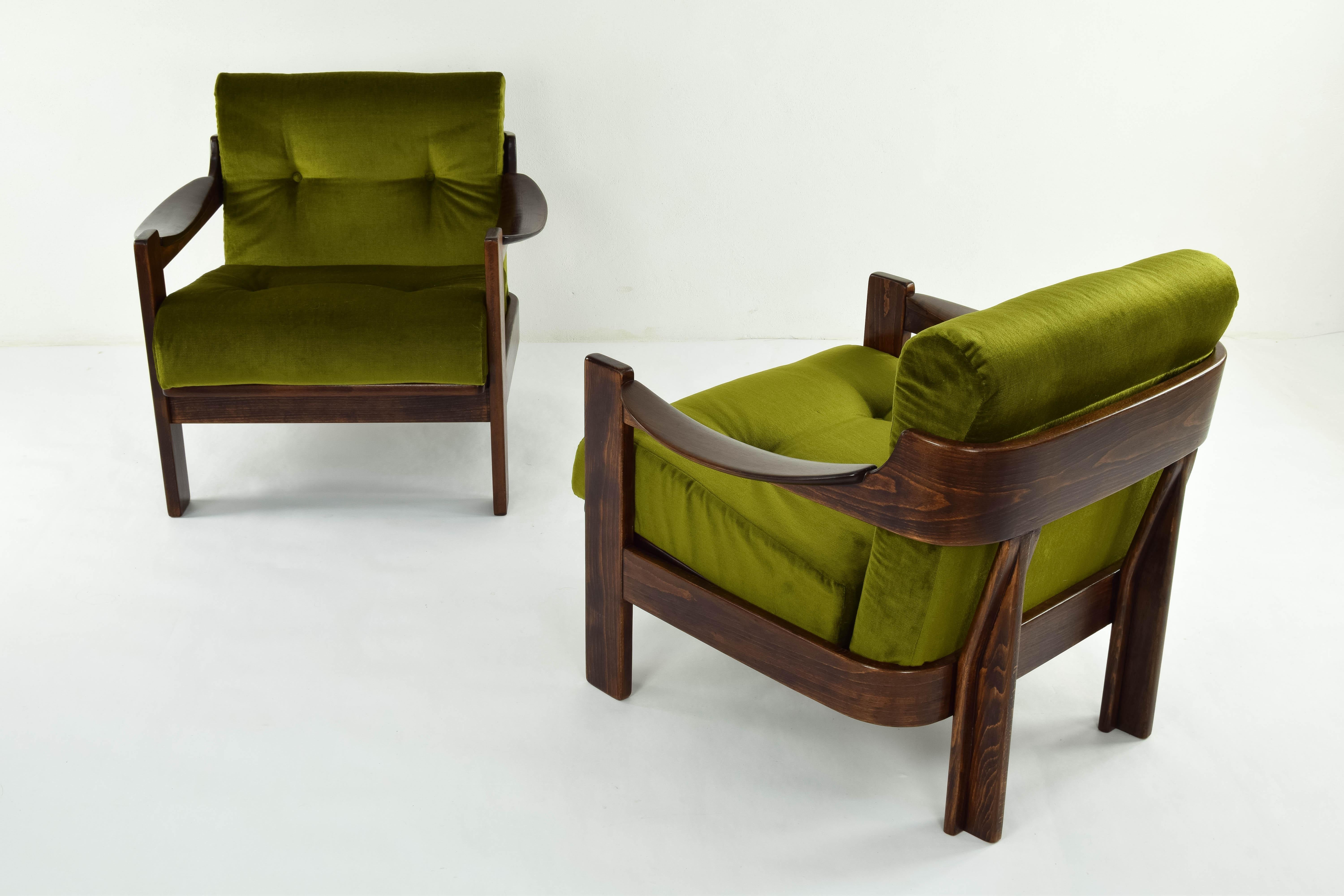 20th Century Set of Two Mid-Century Modern Green Velvet Armchairs AG Barcelona, Spain, 1970