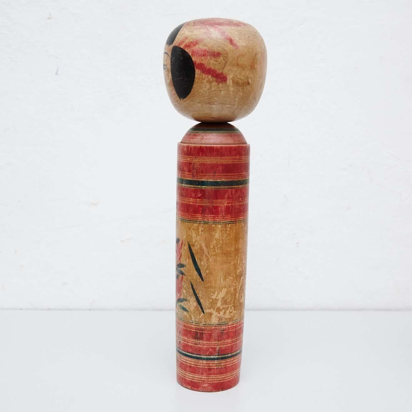 Bois Ensemble de deux poupées Kokeshi en bois peints à la main, mi-siècle moderne en vente