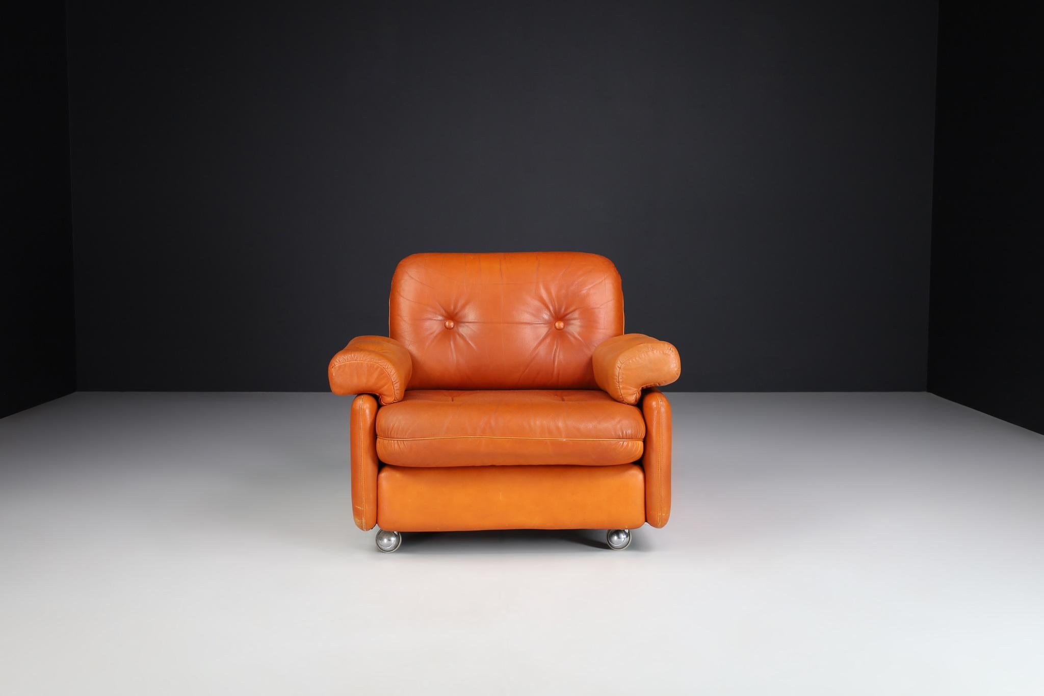 Set di due poltrone in pelle della modernità di metà secolo, Germania, anni '60 In condizioni buone in vendita a Almelo, NL