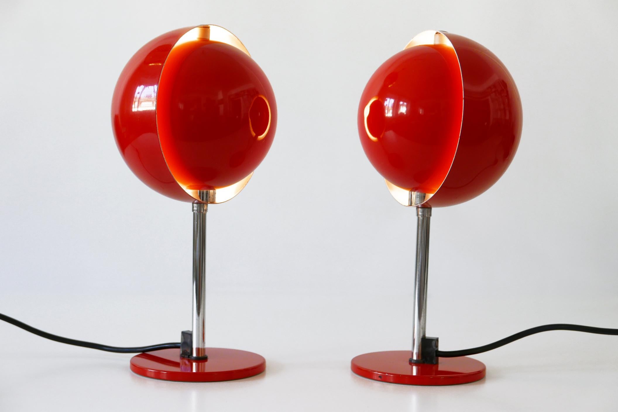 Enameled Set of Two Mid-Century Modern Moon Table Lamps by Hustadt-Leuchten 1960s Germany For Sale