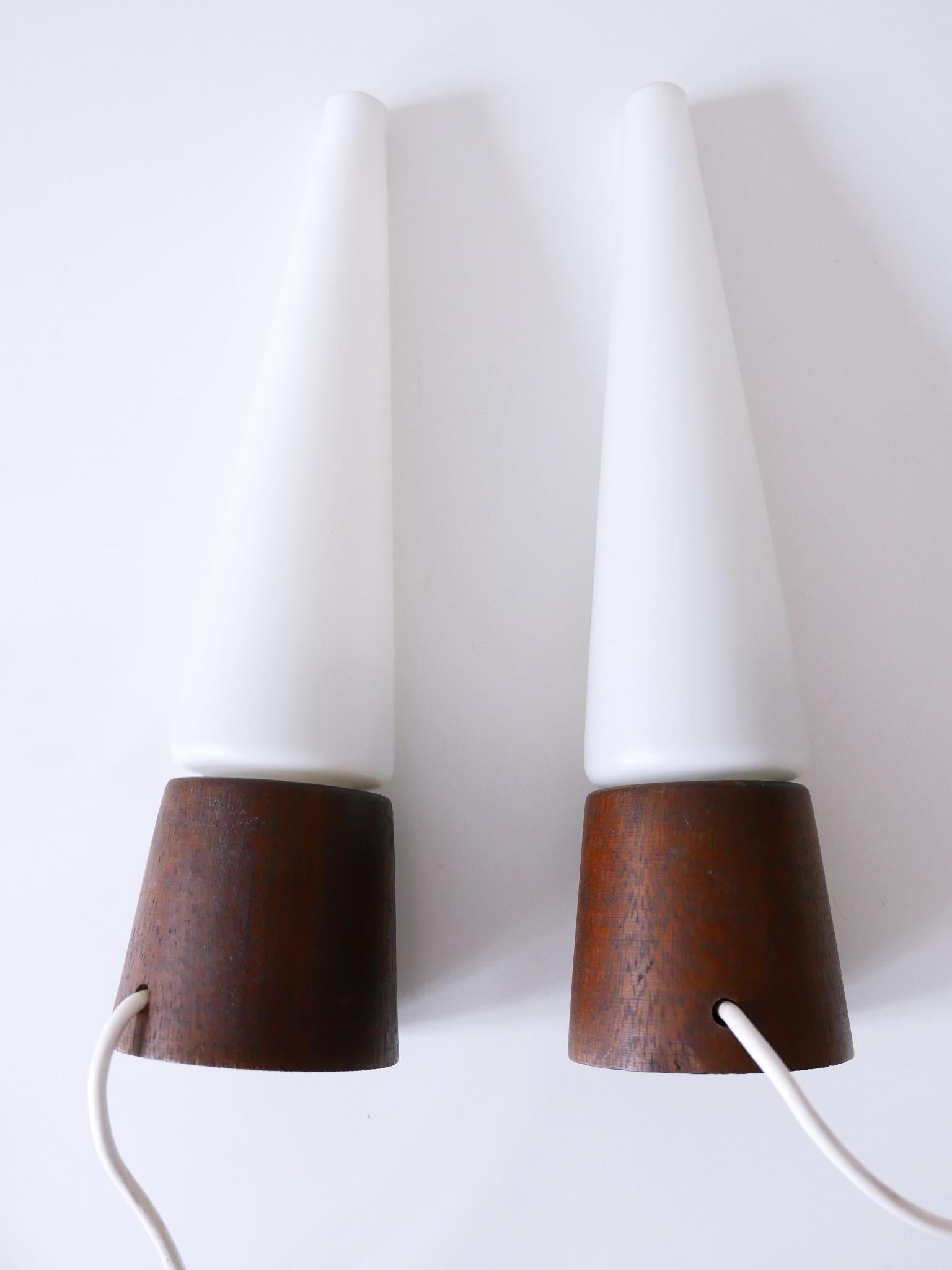 Set of Two Mid-Century Modern Opaline Glass & Teak Table Lamps Scandinavia 1960s For Sale 7