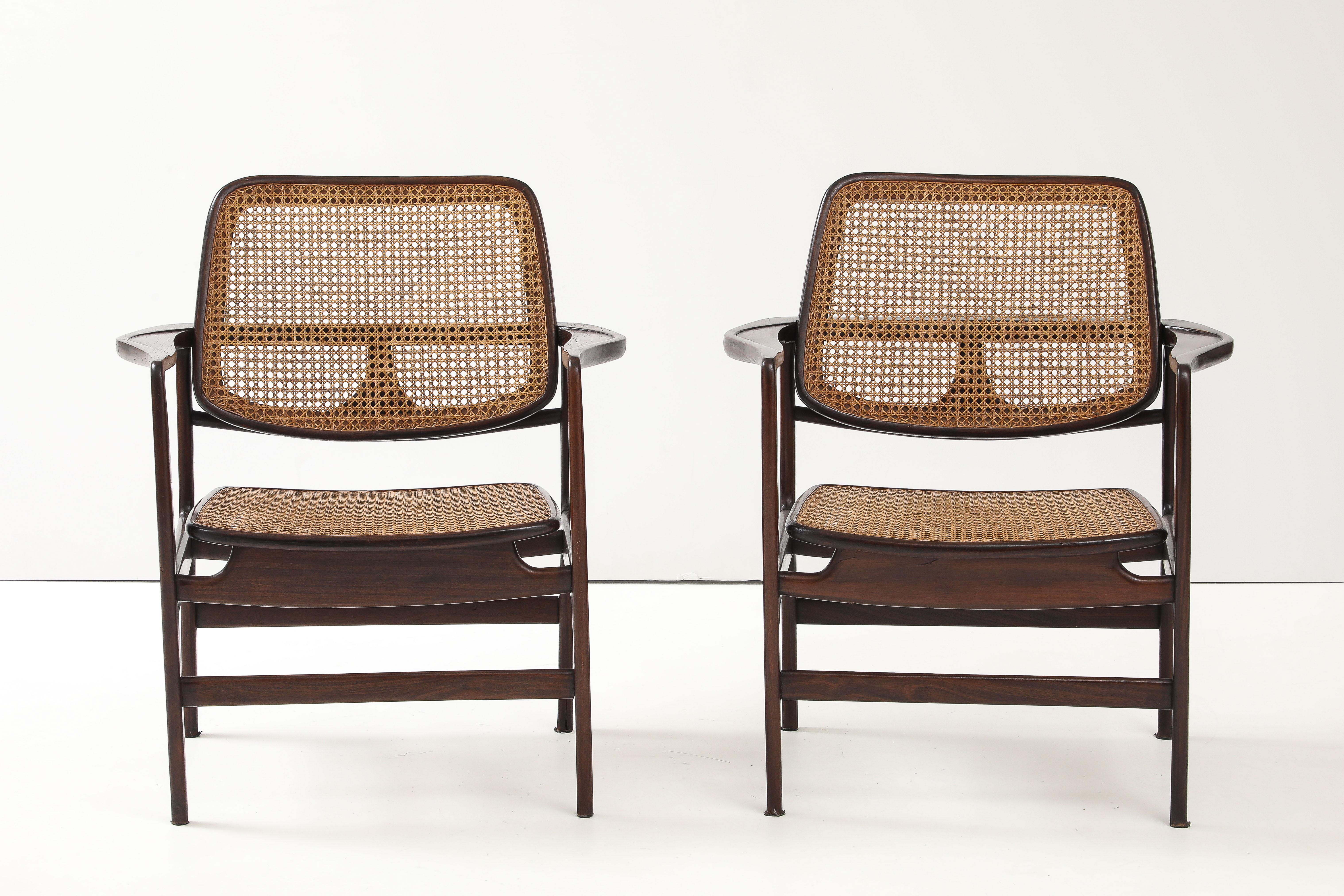 Metà XX secolo Set di due poltrone Oscar di Sergio Rodrigues, Brasile, 1956 in vendita