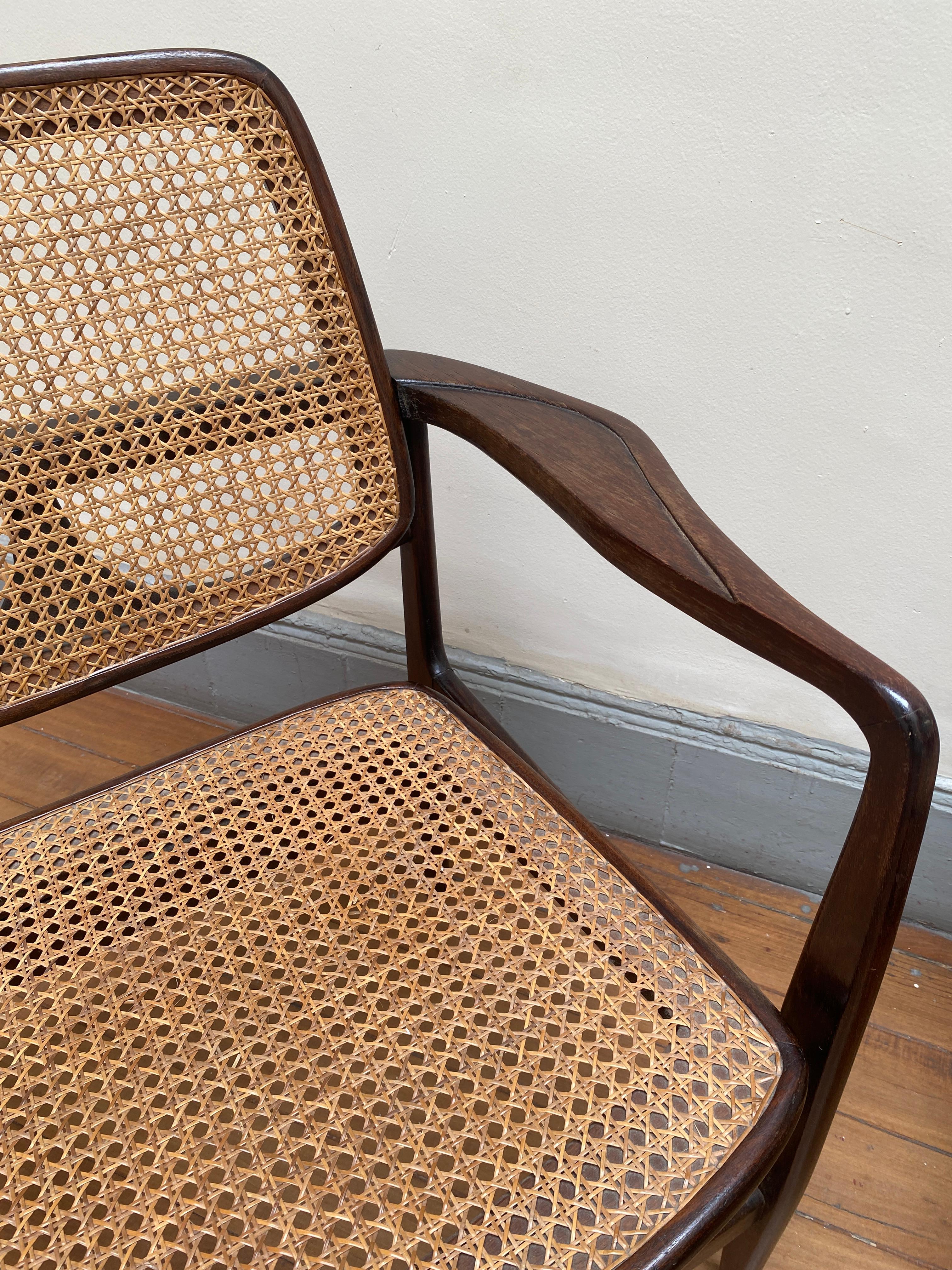 Cane Set of Two Mid-Century Modern Oscar Armchairs by Sergio Rodrigues, Brazil, 1956 For Sale