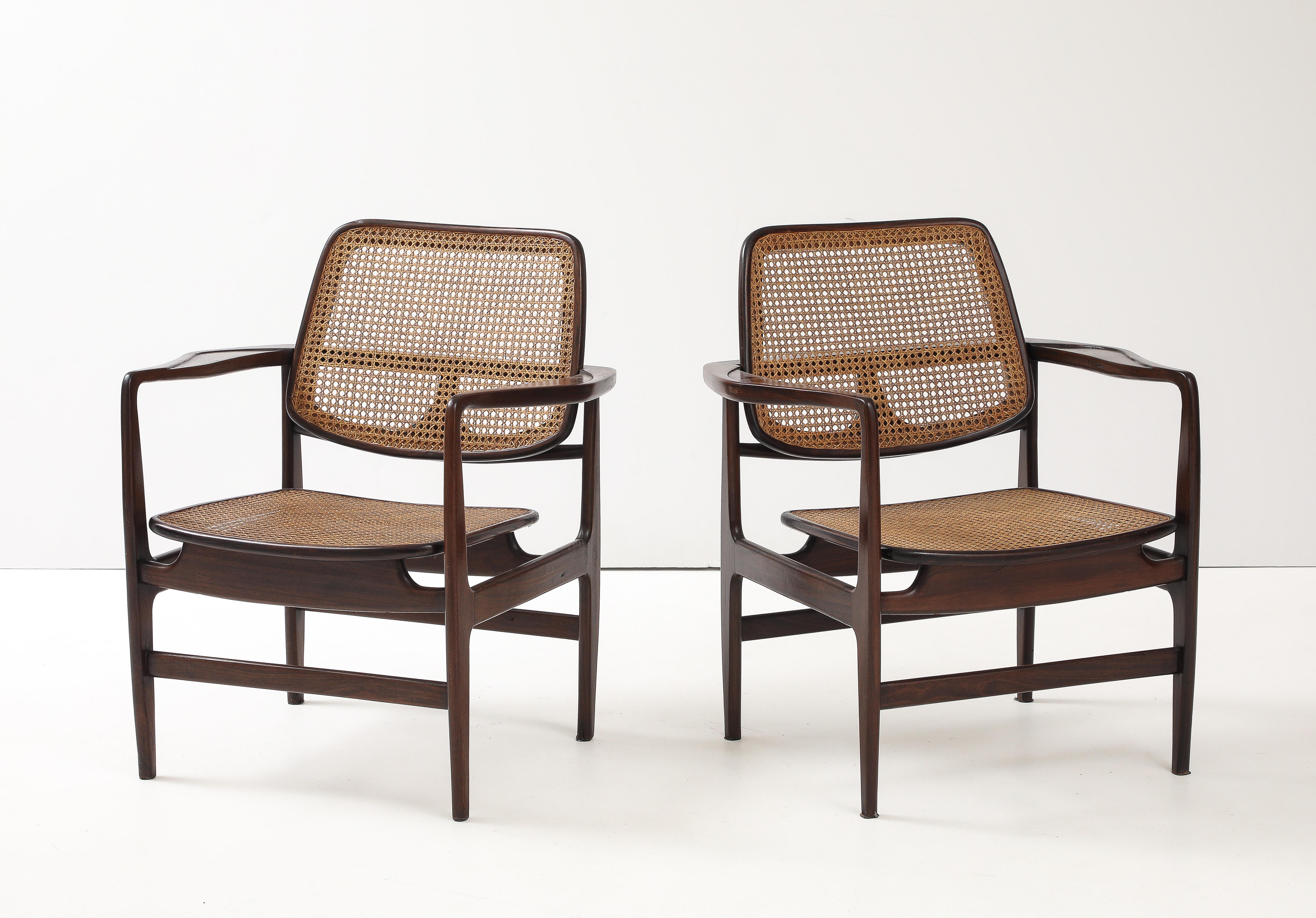 Mid-Century moderno Set di due poltrone Oscar di Sergio Rodrigues, Brasile, 1956 in vendita