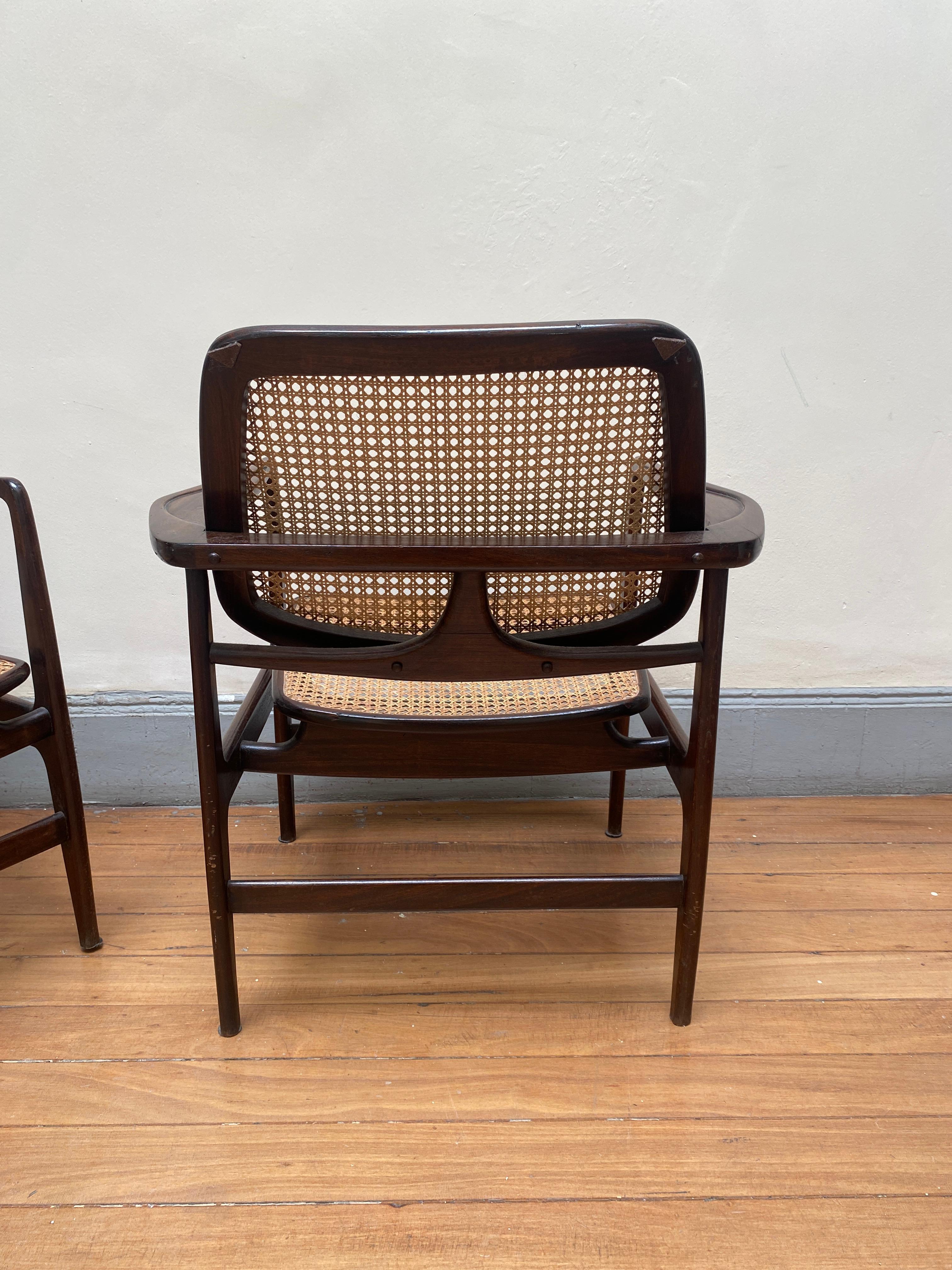 Canne Ensemble de deux fauteuils Oscar de style mi-siècle moderne par Sergio Rodrigues, Brésil, 1956 en vente