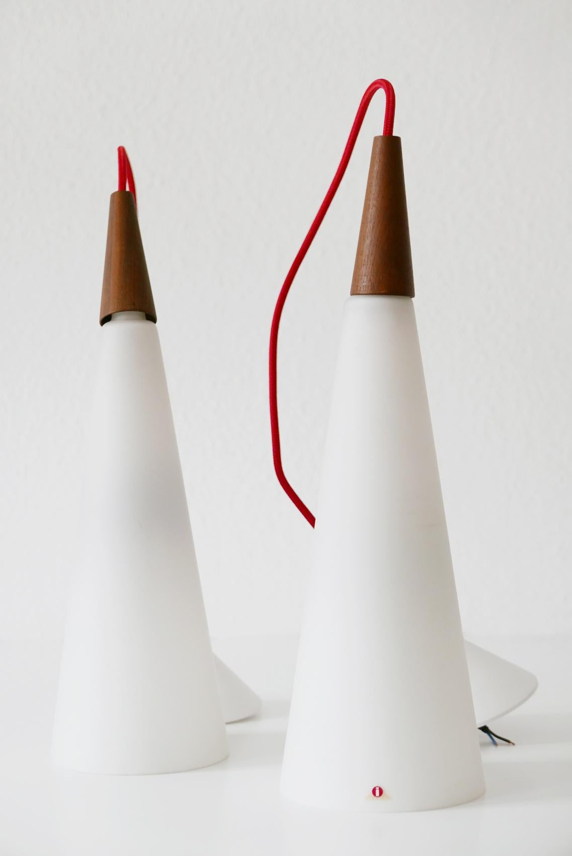 Set of Two Mid-Century Modern Pendant Lamps by Iittala, Finland, 1960s 4