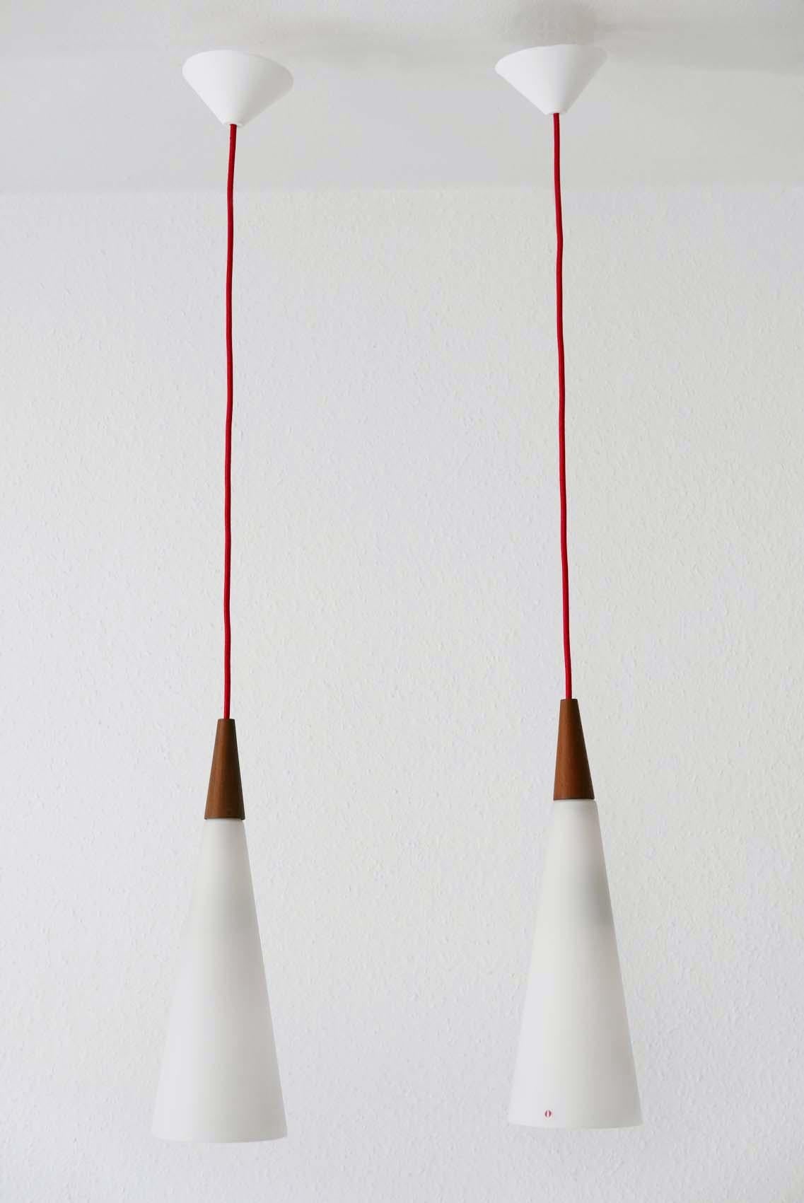 Set of Two Mid-Century Modern Pendant Lamps by Iittala, Finland, 1960s 2