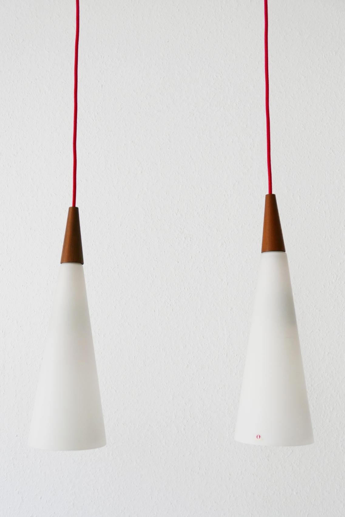 Set of Two Mid-Century Modern Pendant Lamps by Iittala, Finland, 1960s 3