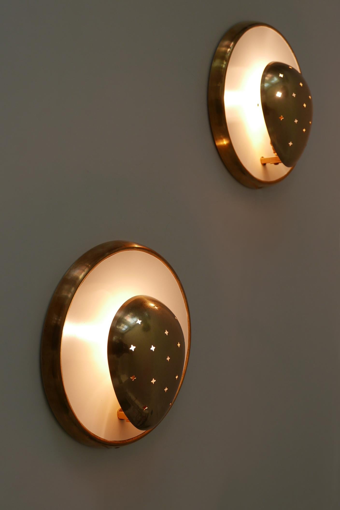 Set of Two Mid-Century Modern Sputnik Brass Wall Lamps or Sconces, 1950s, France 3