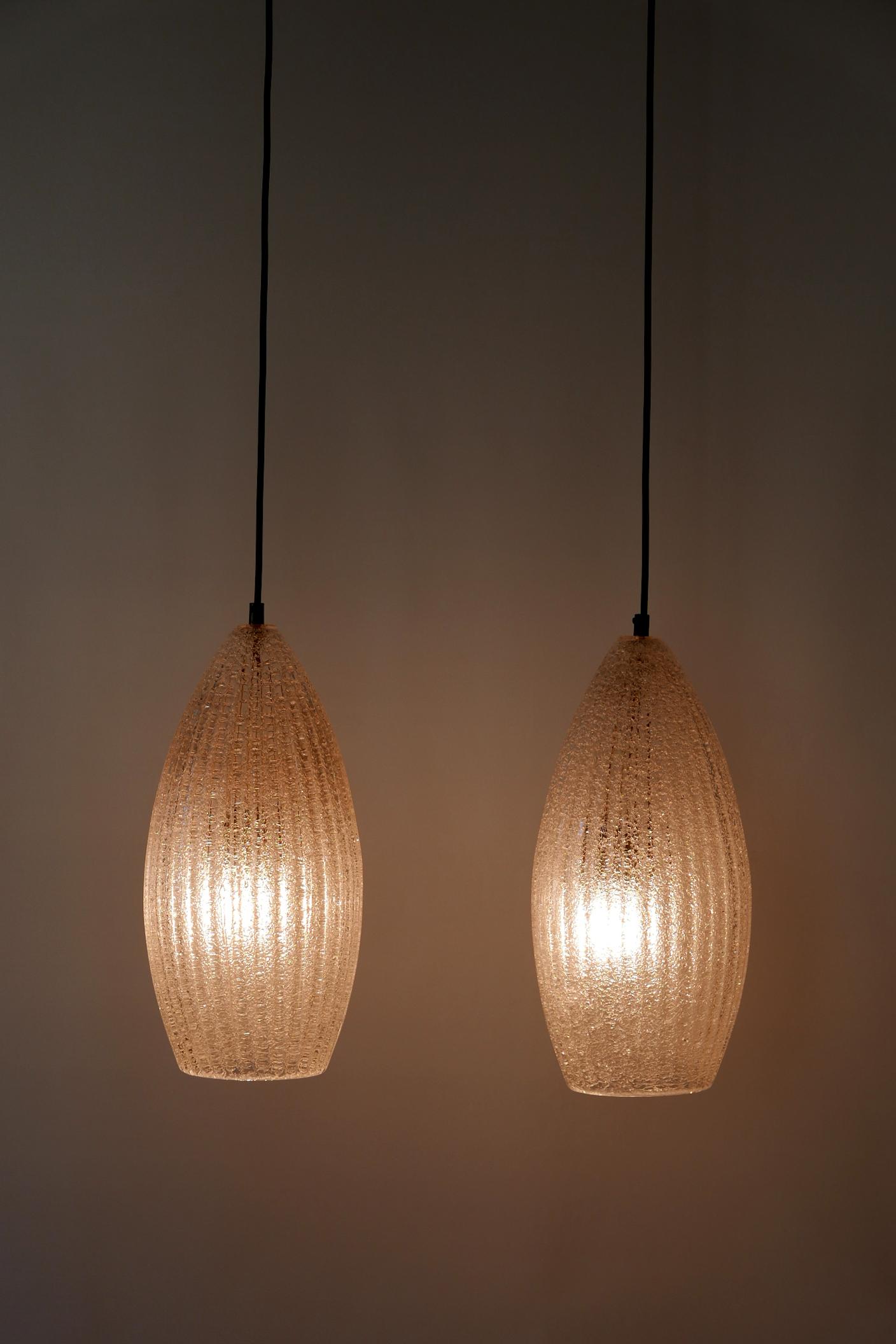 Set of Two Mid-Century Modern Textured Glass Pendant Lamps, 1960s, Germany For Sale 7