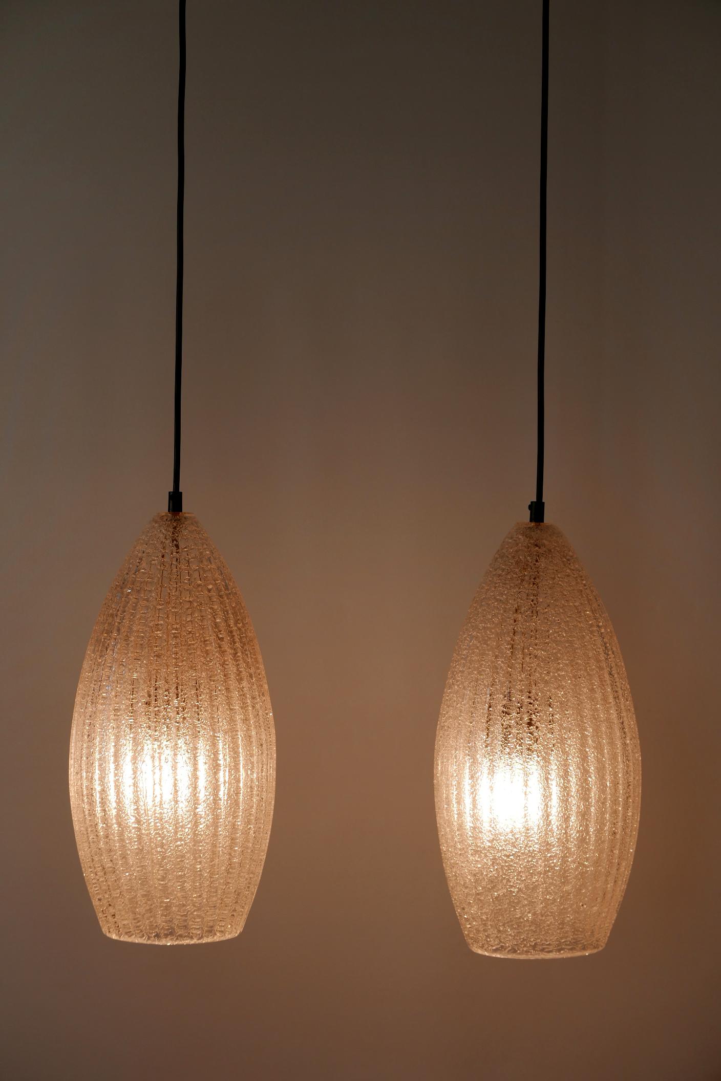 Set of Two Mid-Century Modern Textured Glass Pendant Lamps, 1960s, Germany For Sale 9