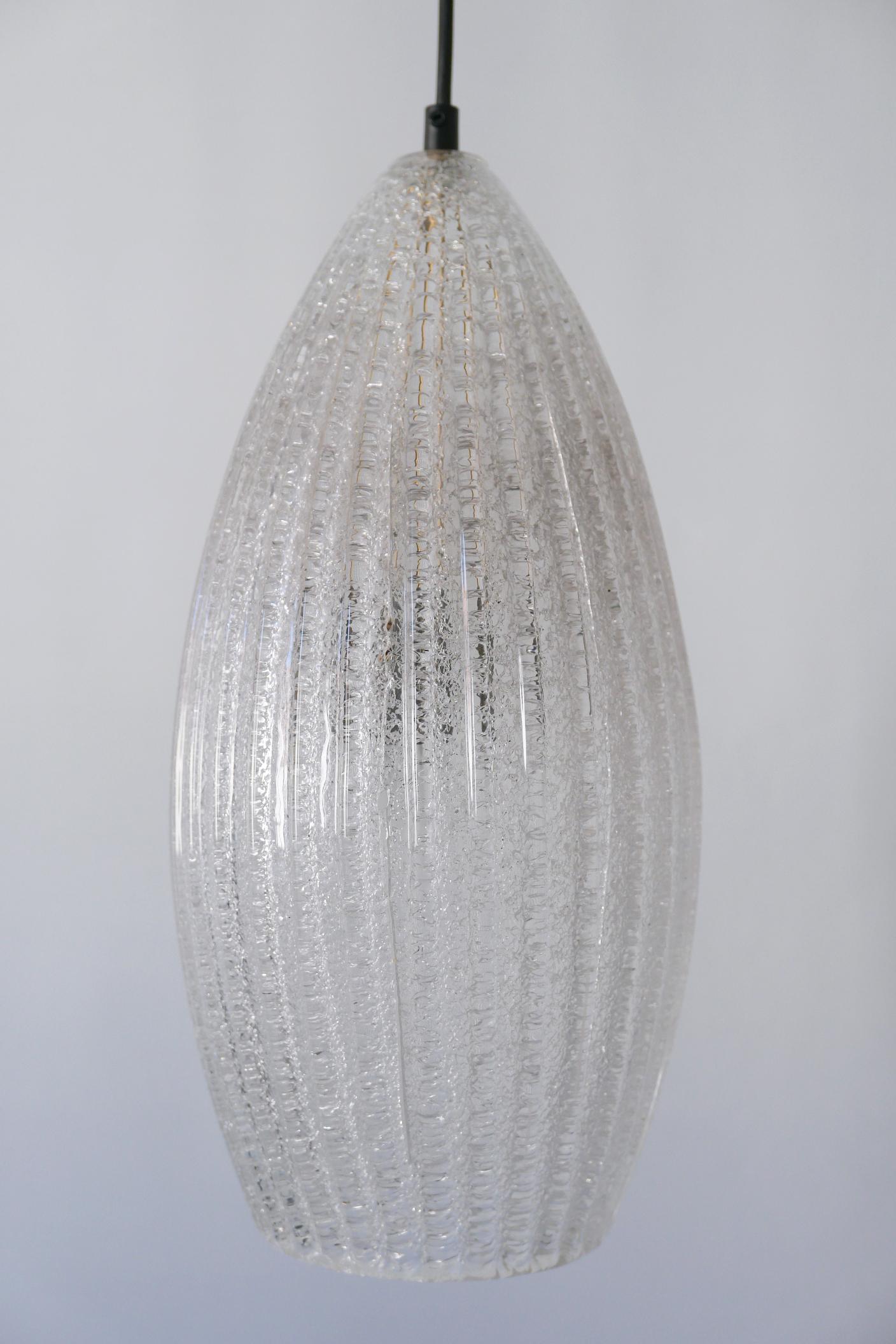 Set of Two Mid-Century Modern Textured Glass Pendant Lamps, 1960s, Germany For Sale 2