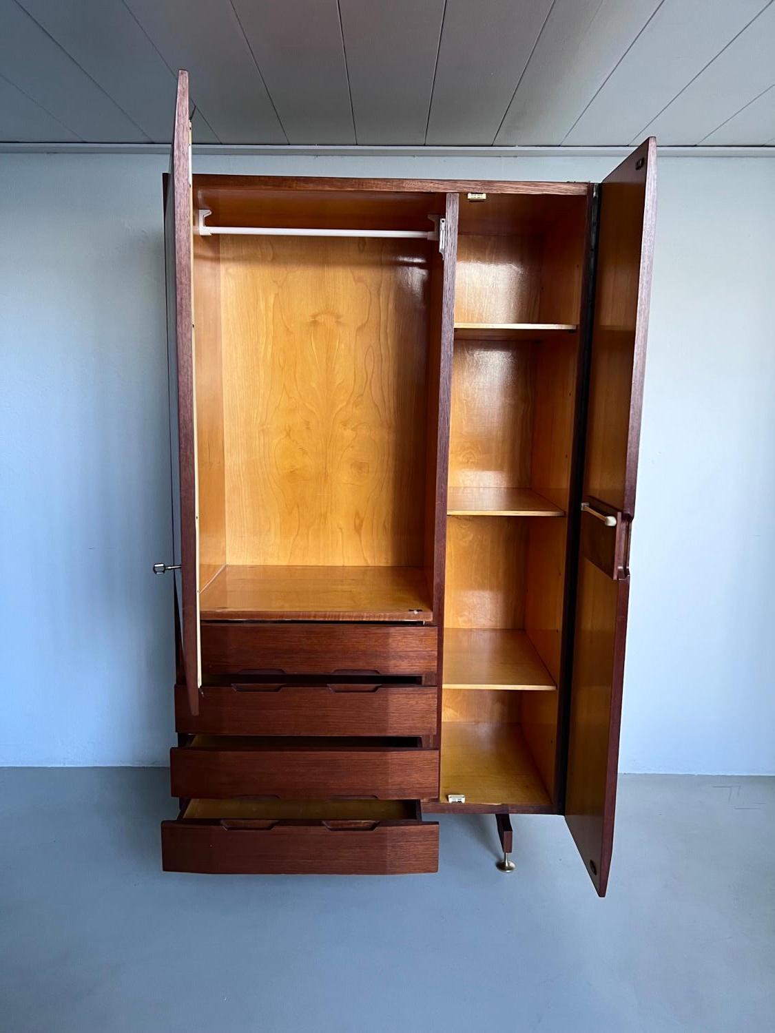 Italian Set of two Mid-Century Modern wardrobes For Sale