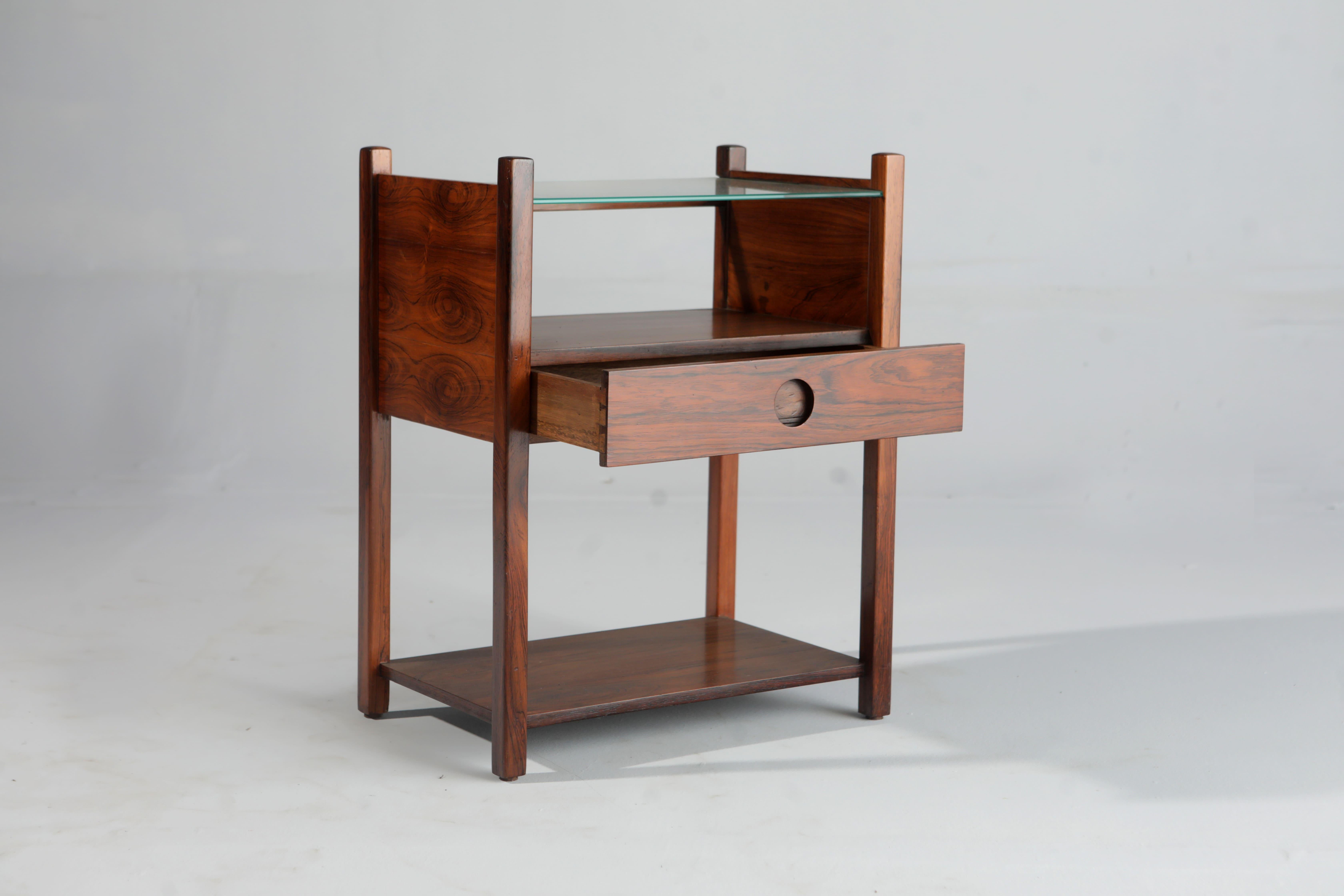 Set of Two Mid-Century Modern “Yara“ Bedside Tables by Sergio Rodrigues, Brazil In Good Condition In Deerfield Beach, FL