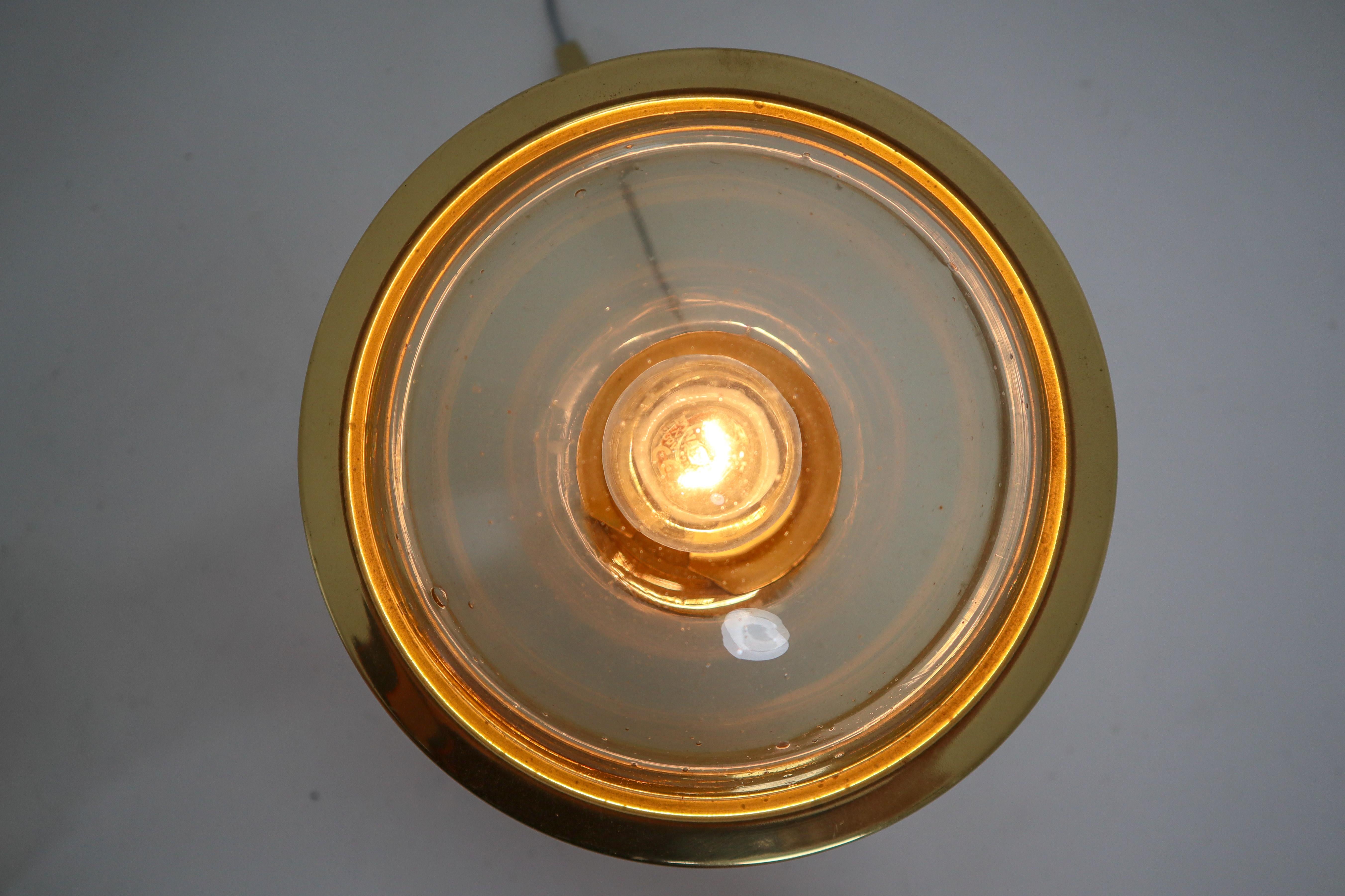 Set of Two Mid-Century Modernist Hand-Blowed Glass and Brass Table Lamps, 1960s  3