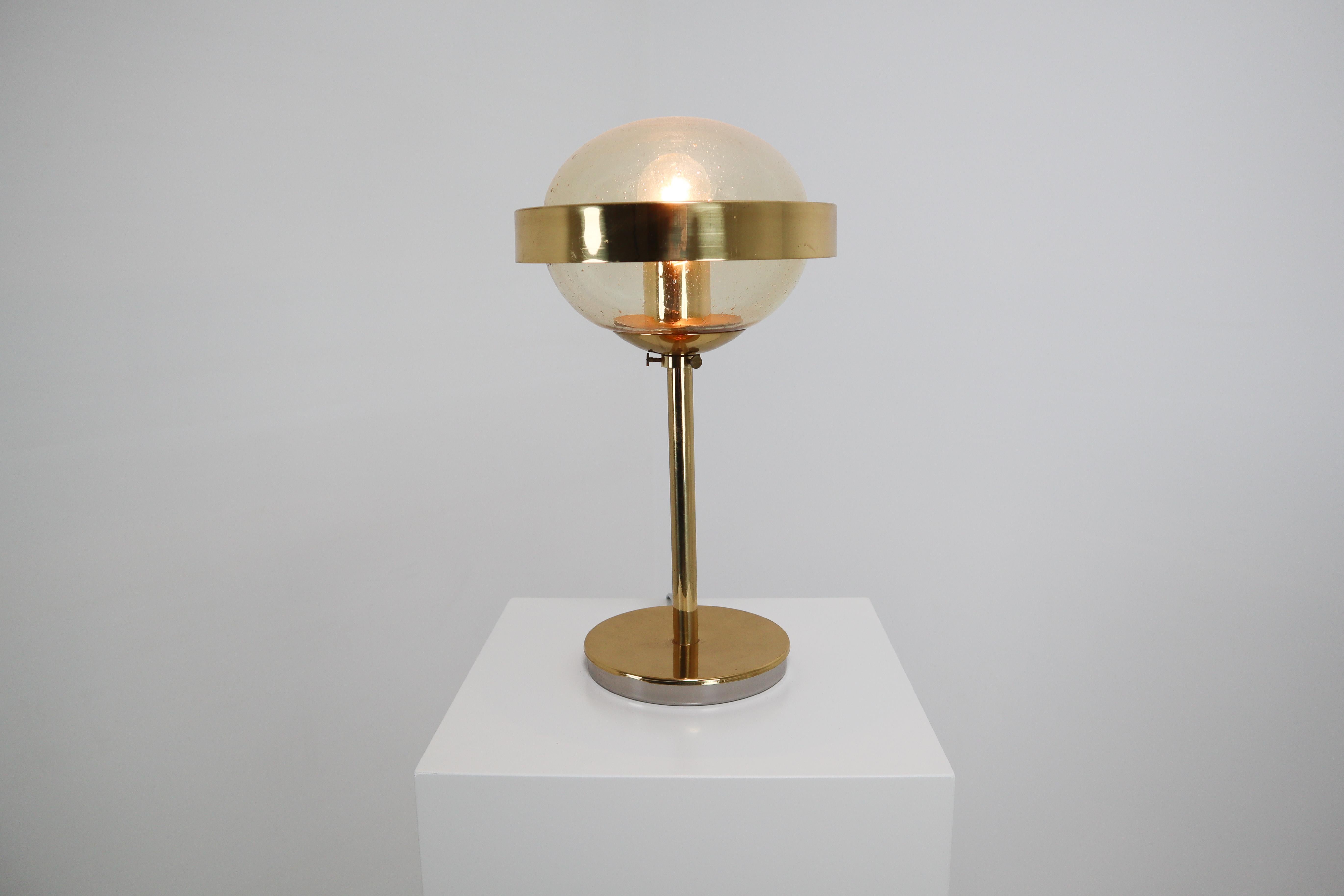 Set of Two Mid-Century Modernist Hand-Blowed Glass and Brass Table Lamps, 1960s  4