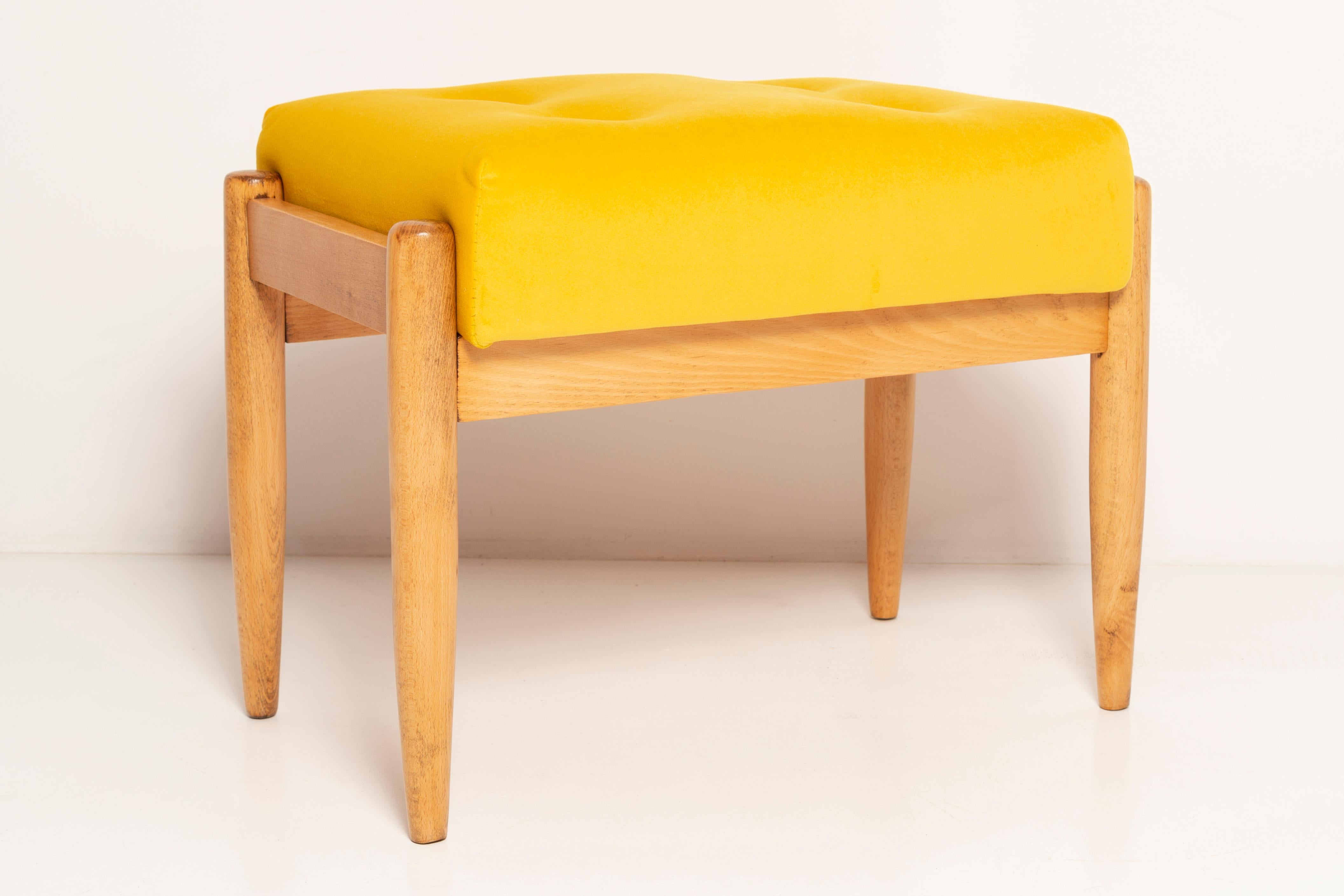 Mid-Century Modern Set of Two Mid Century Mustard Yellow Vintage Stools, Edmund Homa, 1960s For Sale