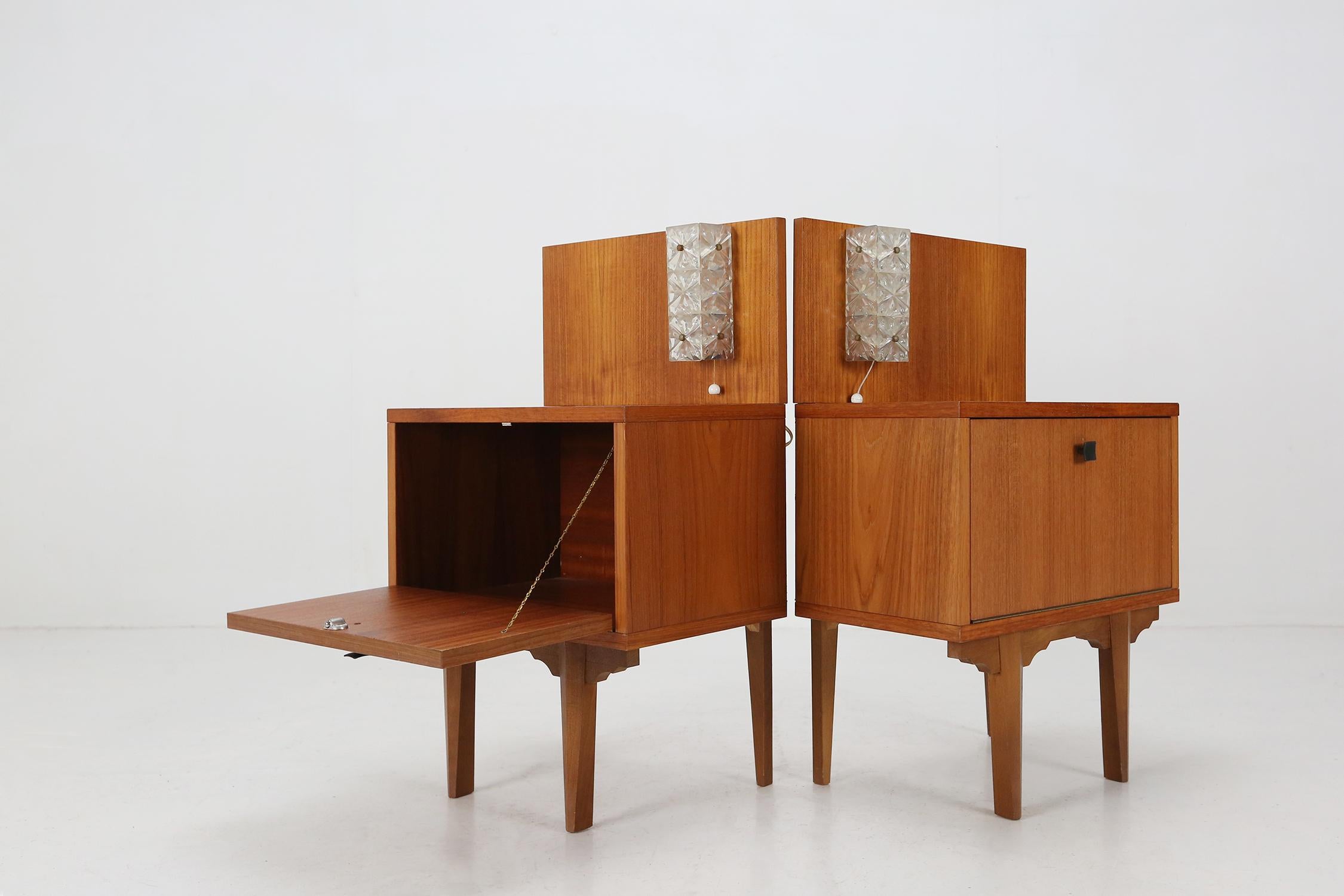 Set of Two Mid-Century Nightstands, 1970 In Good Condition In Meulebeke, BE