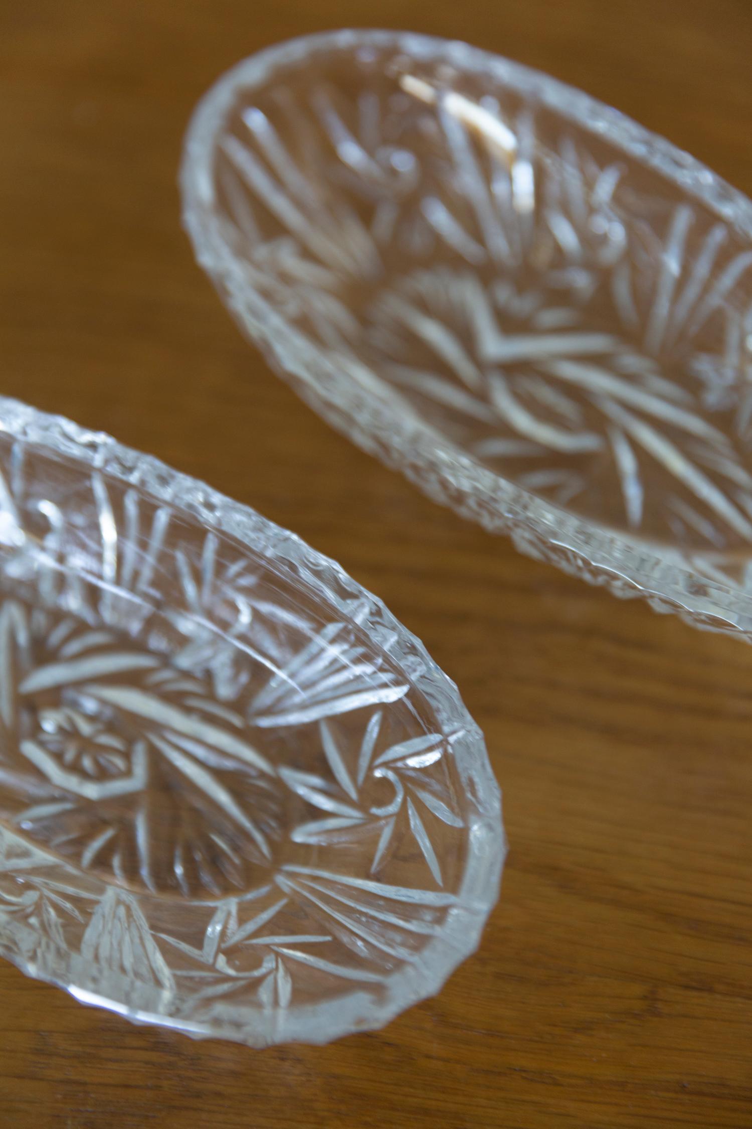 20th Century Set of Two Midcentury Transparent Crystal Glass Bowls, France, 1970s For Sale