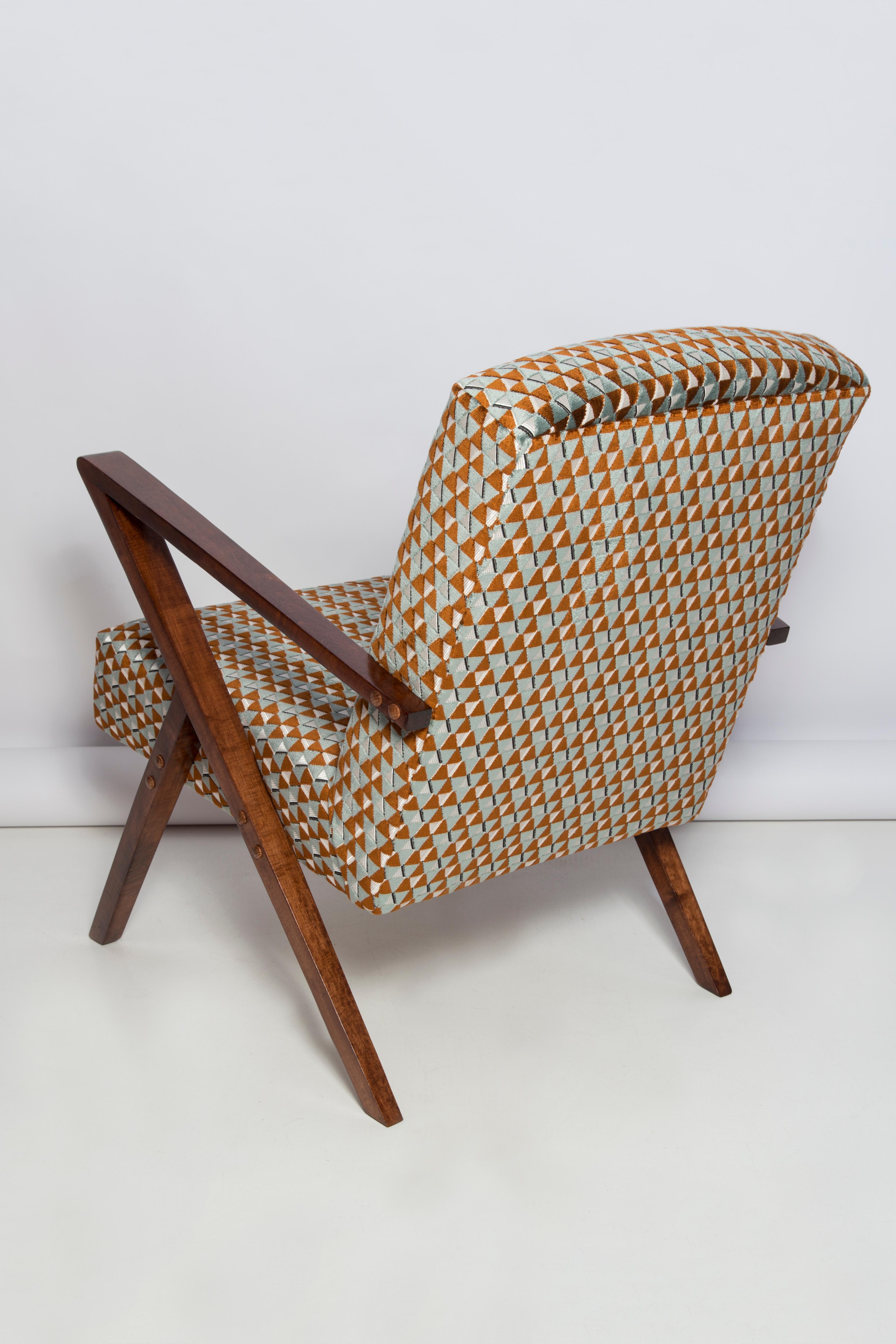 Satz von zwei Mid Century Unique Zet Sesseln, Triangle Velvet, 1970er, Europa im Angebot 3