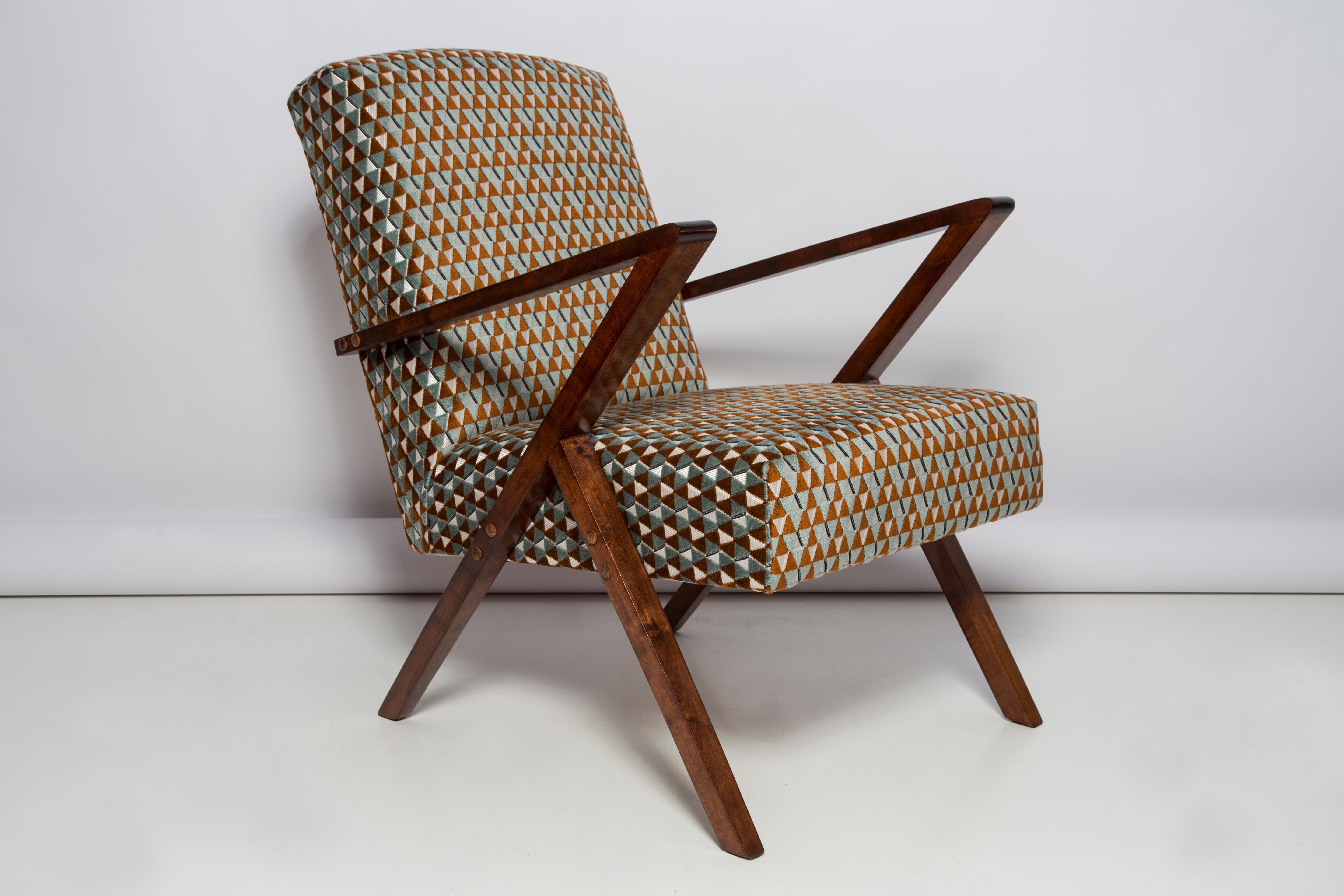 Satz von zwei Mid Century Unique Zet Sesseln, Triangle Velvet, 1970er, Europa (Moderne der Mitte des Jahrhunderts) im Angebot