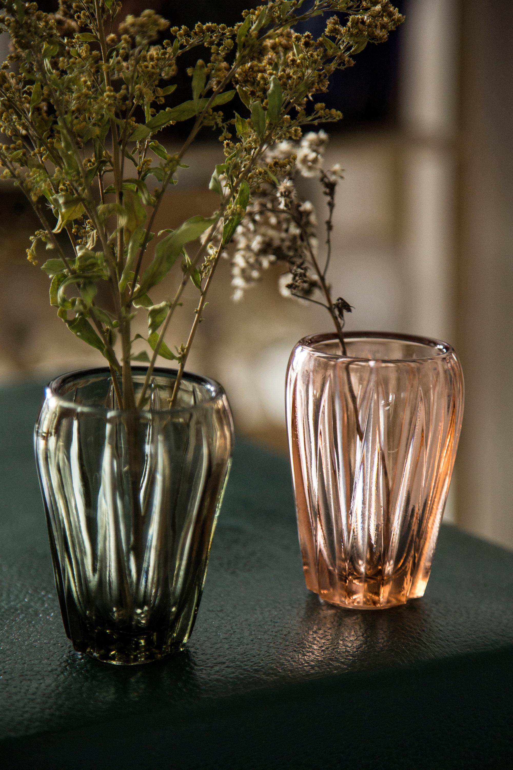 Set of Two Midcentury Vintage Gray and Pink Crystal Vases, Italy, 1960s In Good Condition For Sale In 05-080 Hornowek, PL